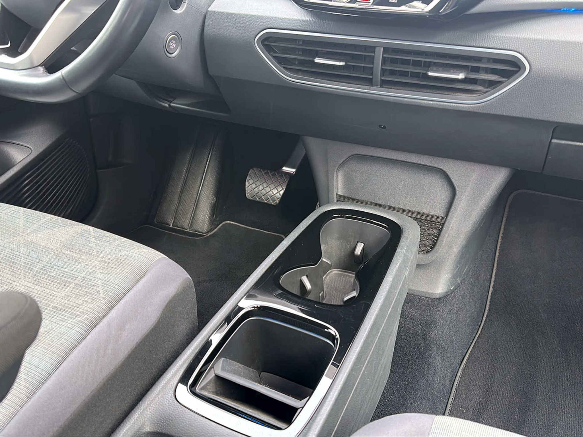 listing desktop thumbnail image 14