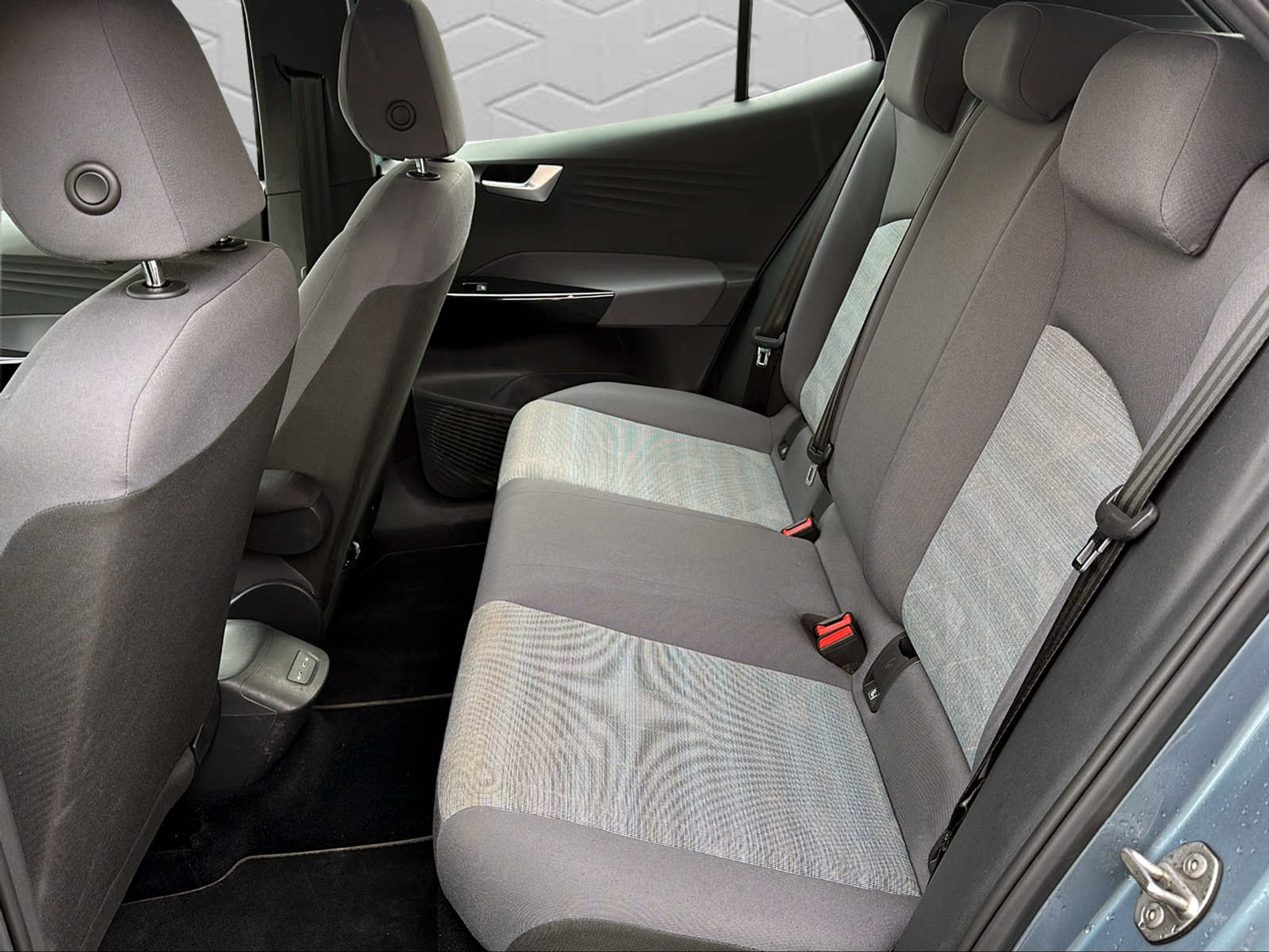 listing desktop thumbnail image 15