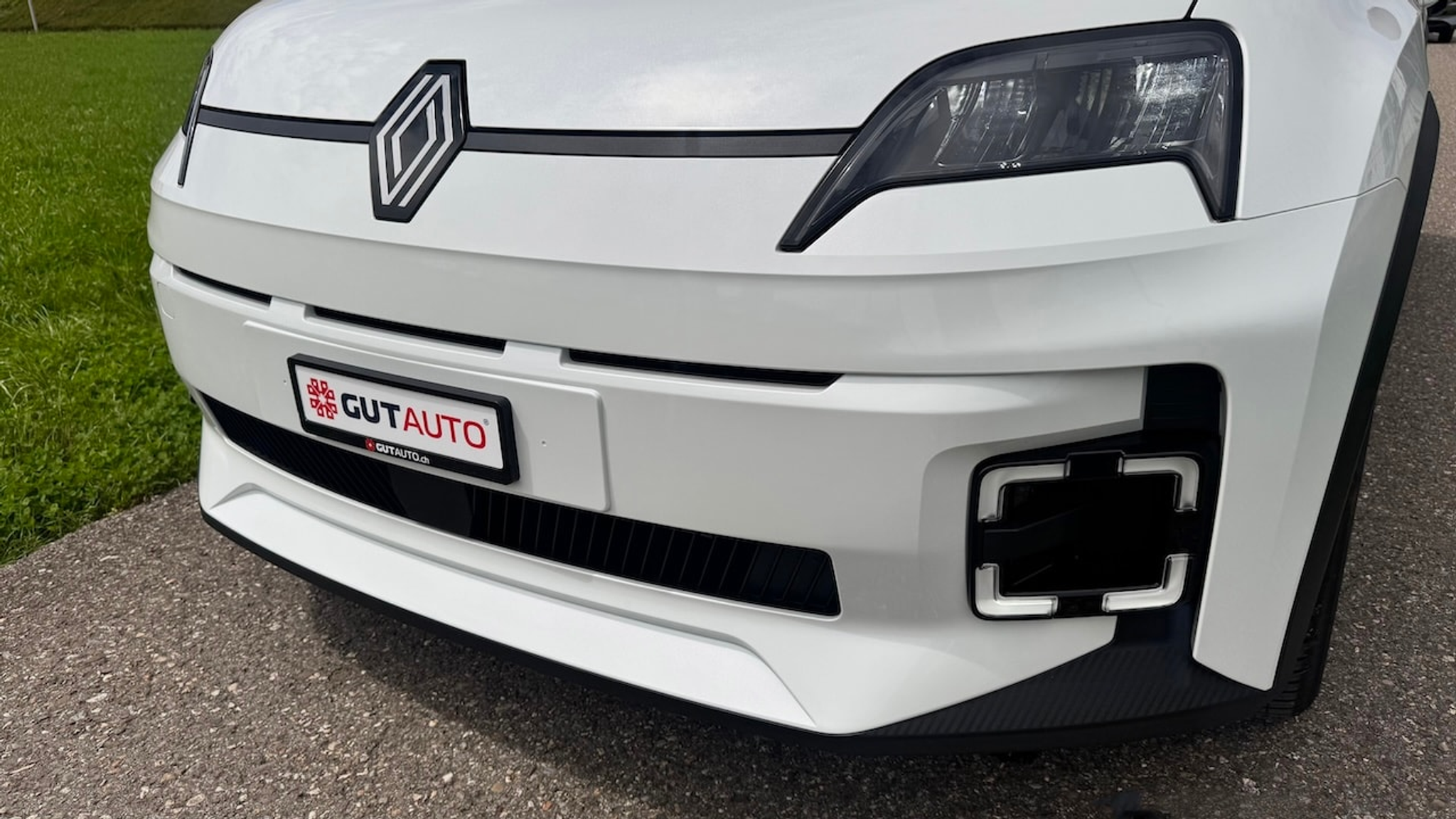 listing desktop thumbnail image 6