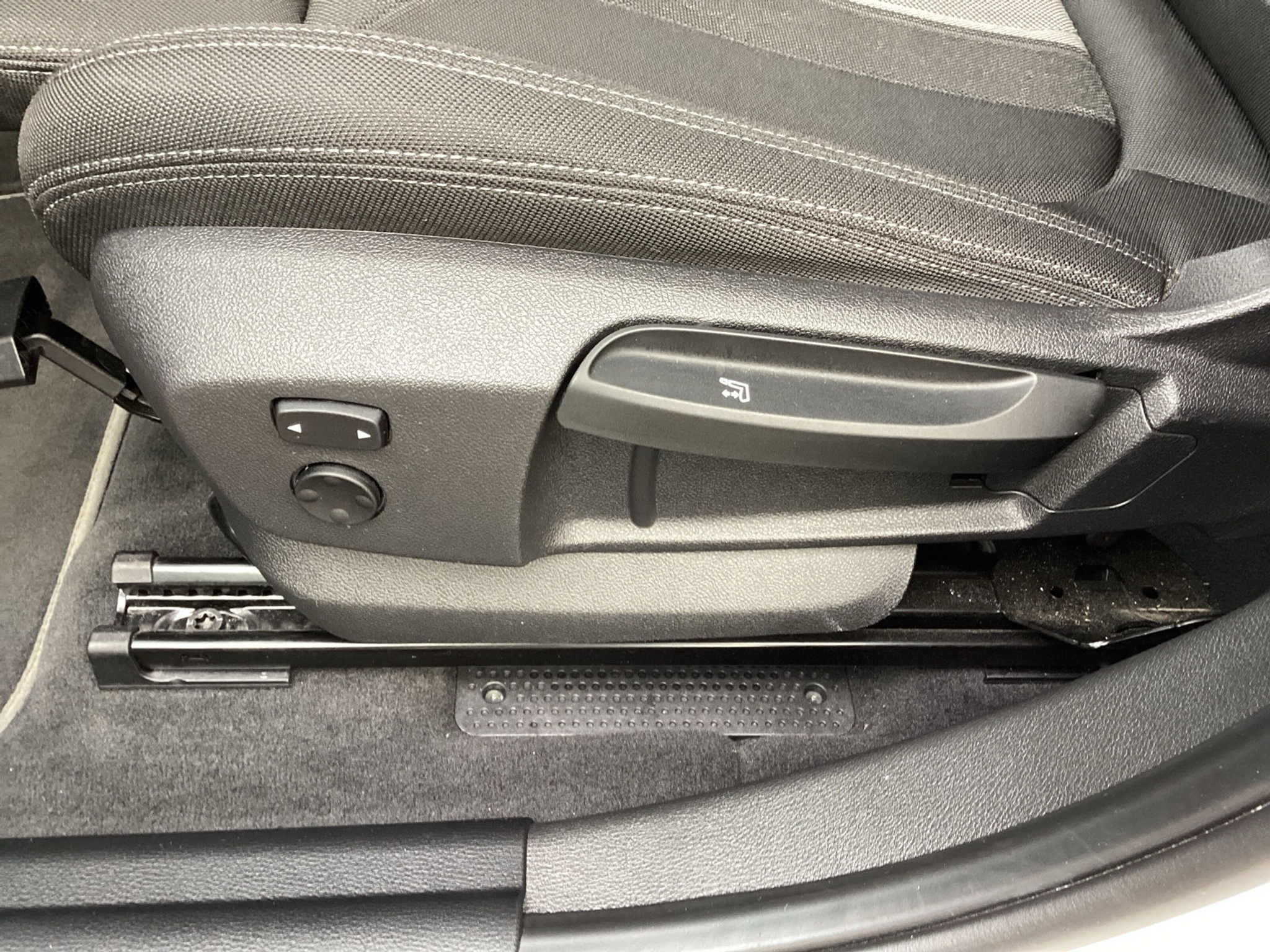 listing desktop thumbnail image 18