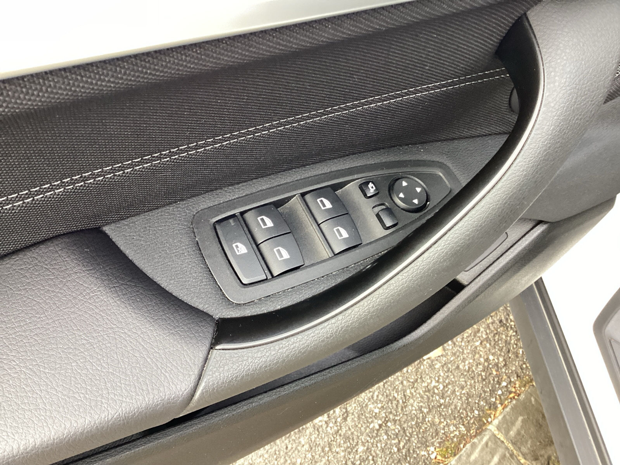 listing desktop thumbnail image 16