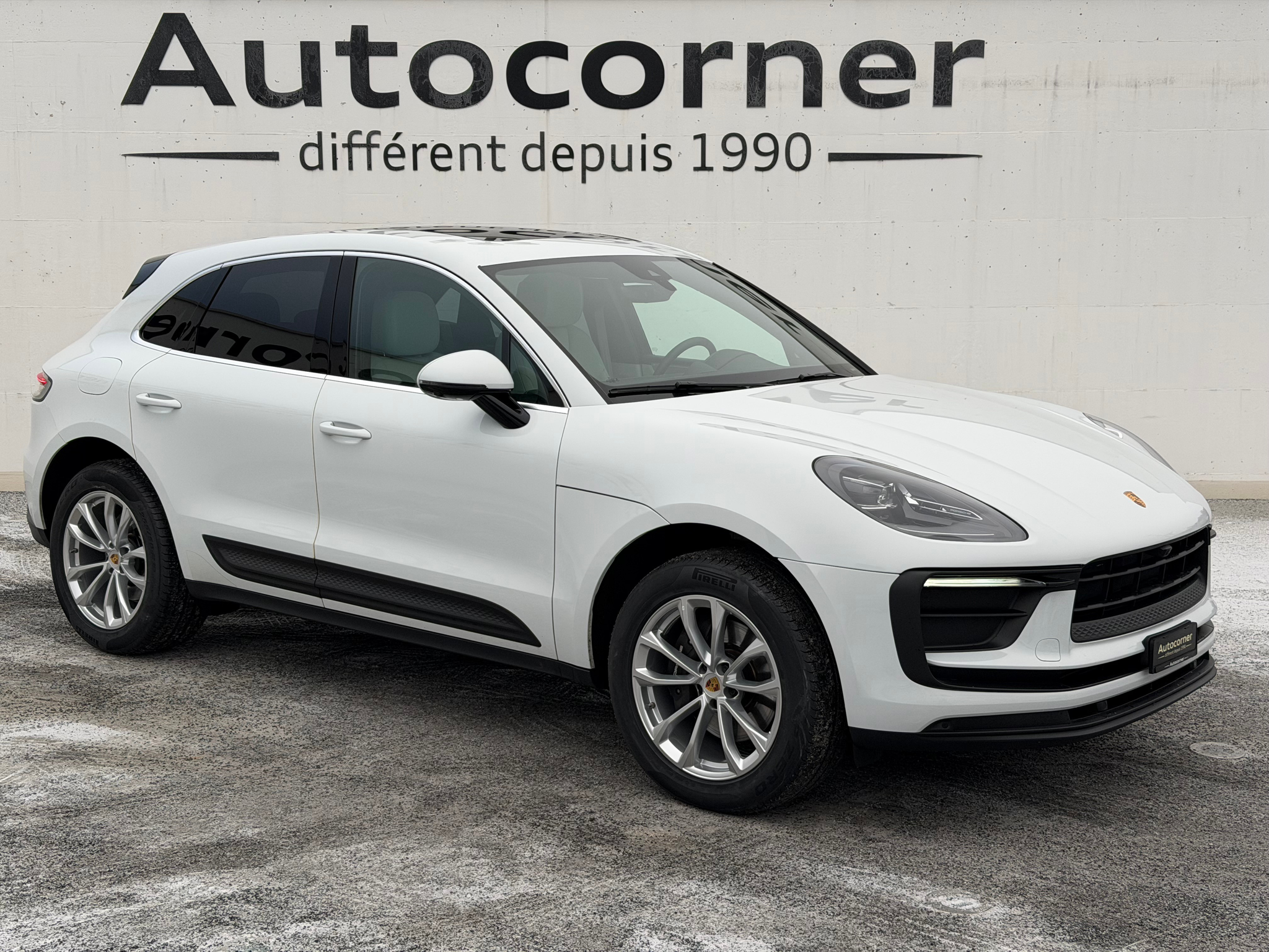 listing desktop thumbnail image 1