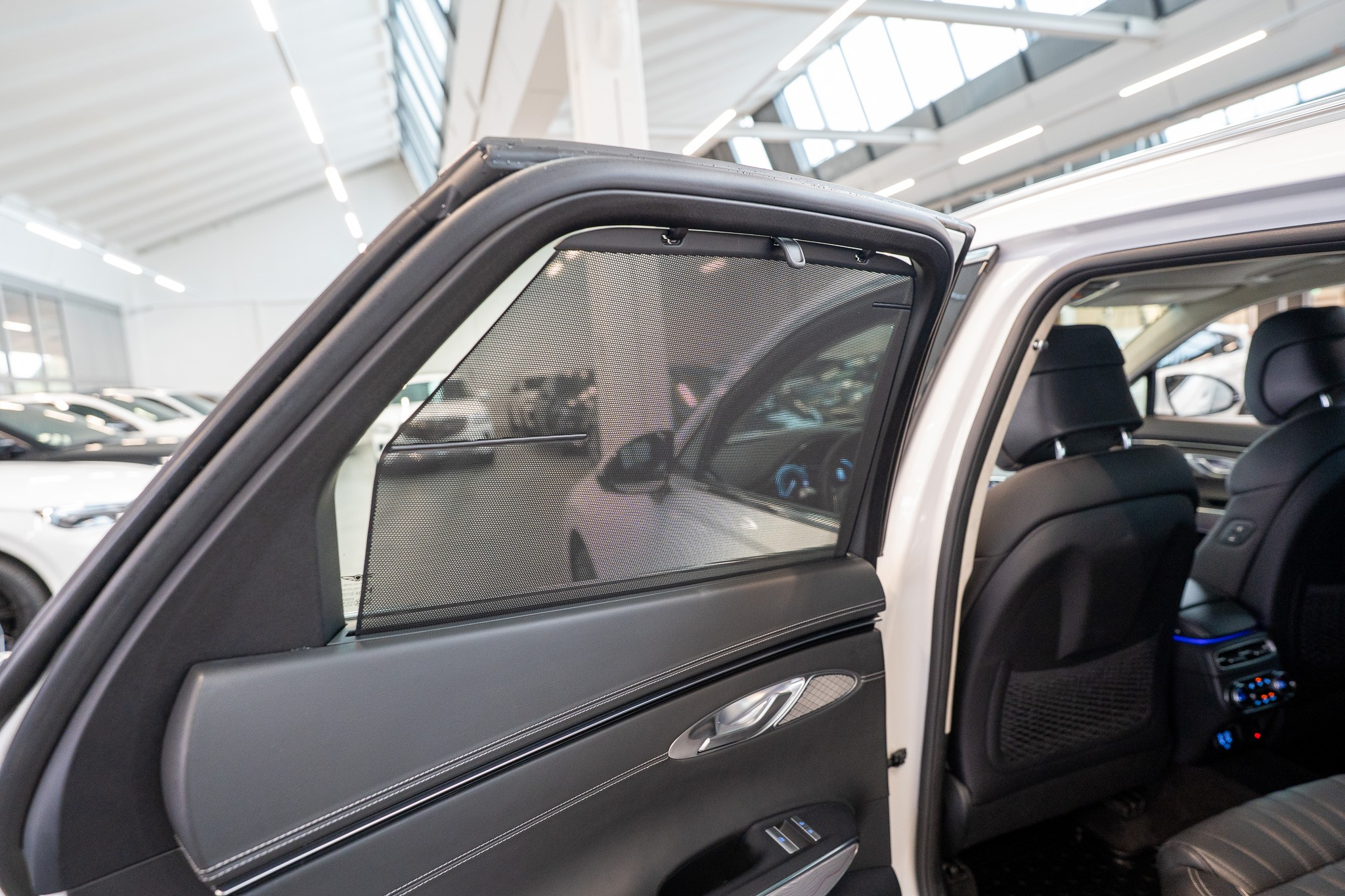 listing desktop thumbnail image 15