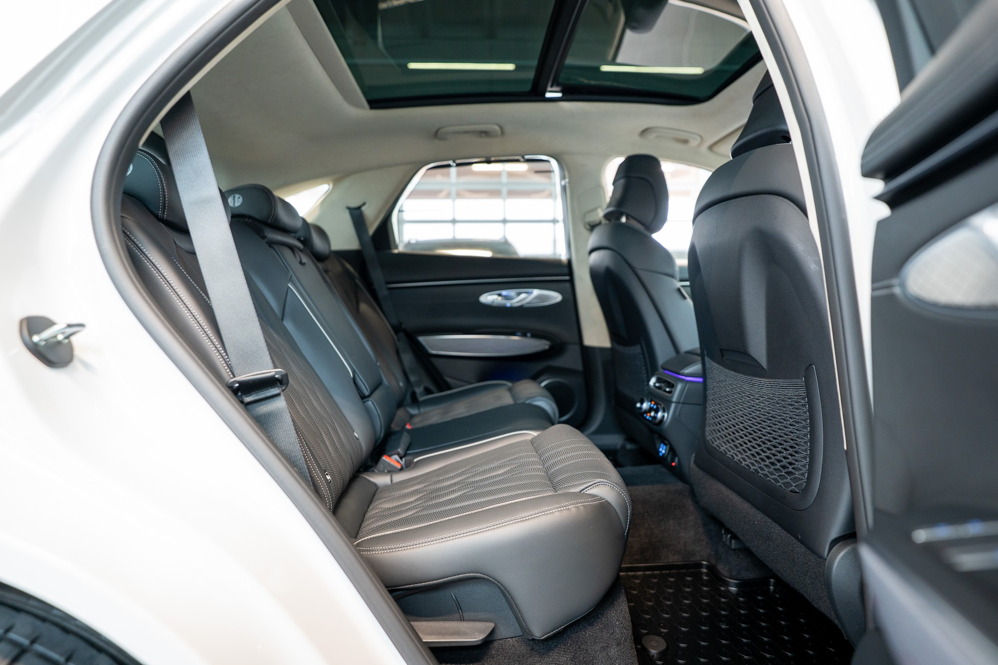 listing desktop thumbnail image 18