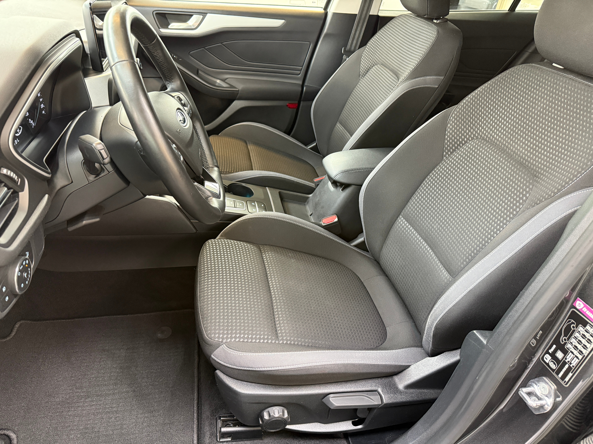 listing desktop thumbnail image 5