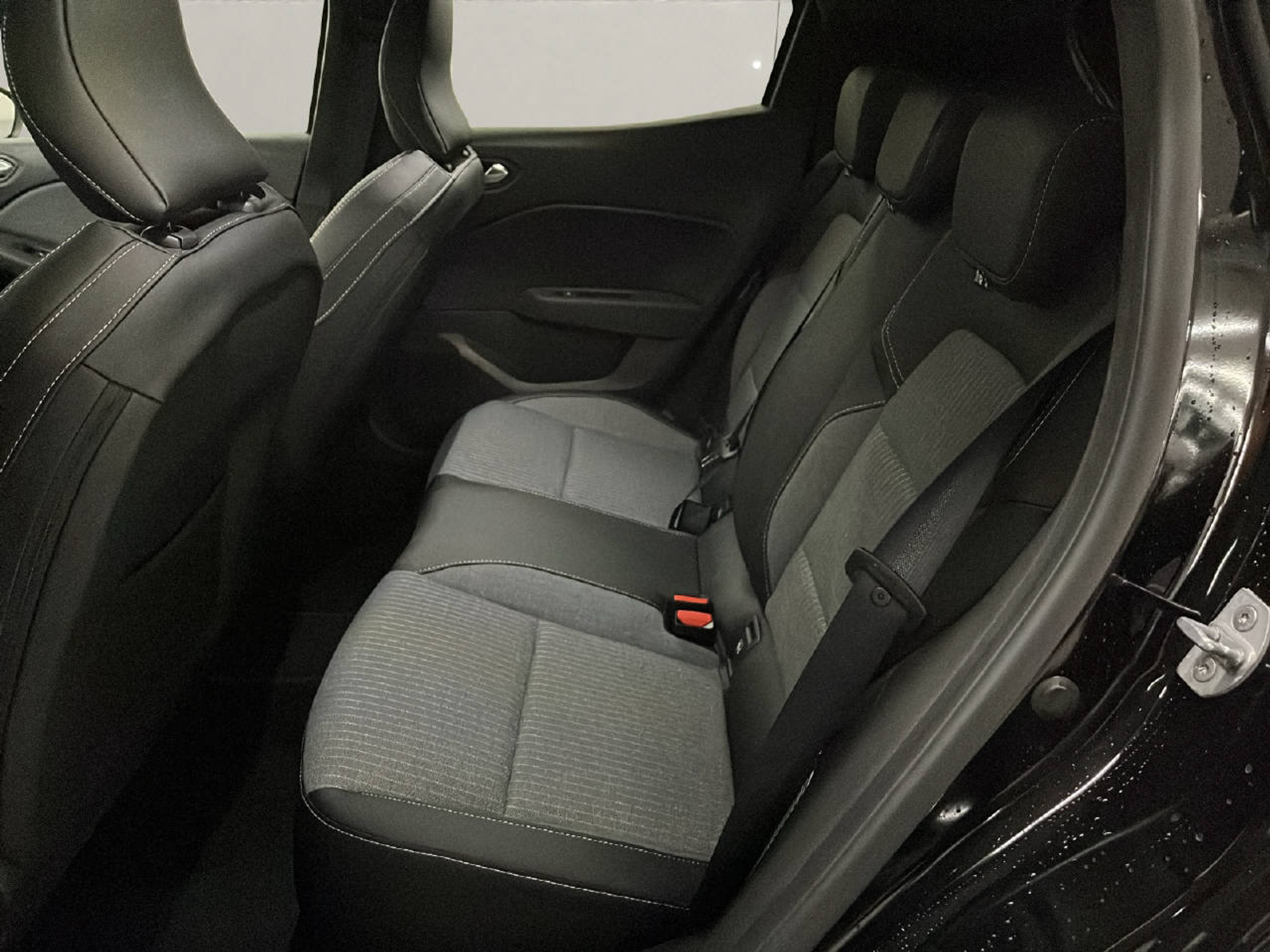 listing desktop thumbnail image 10