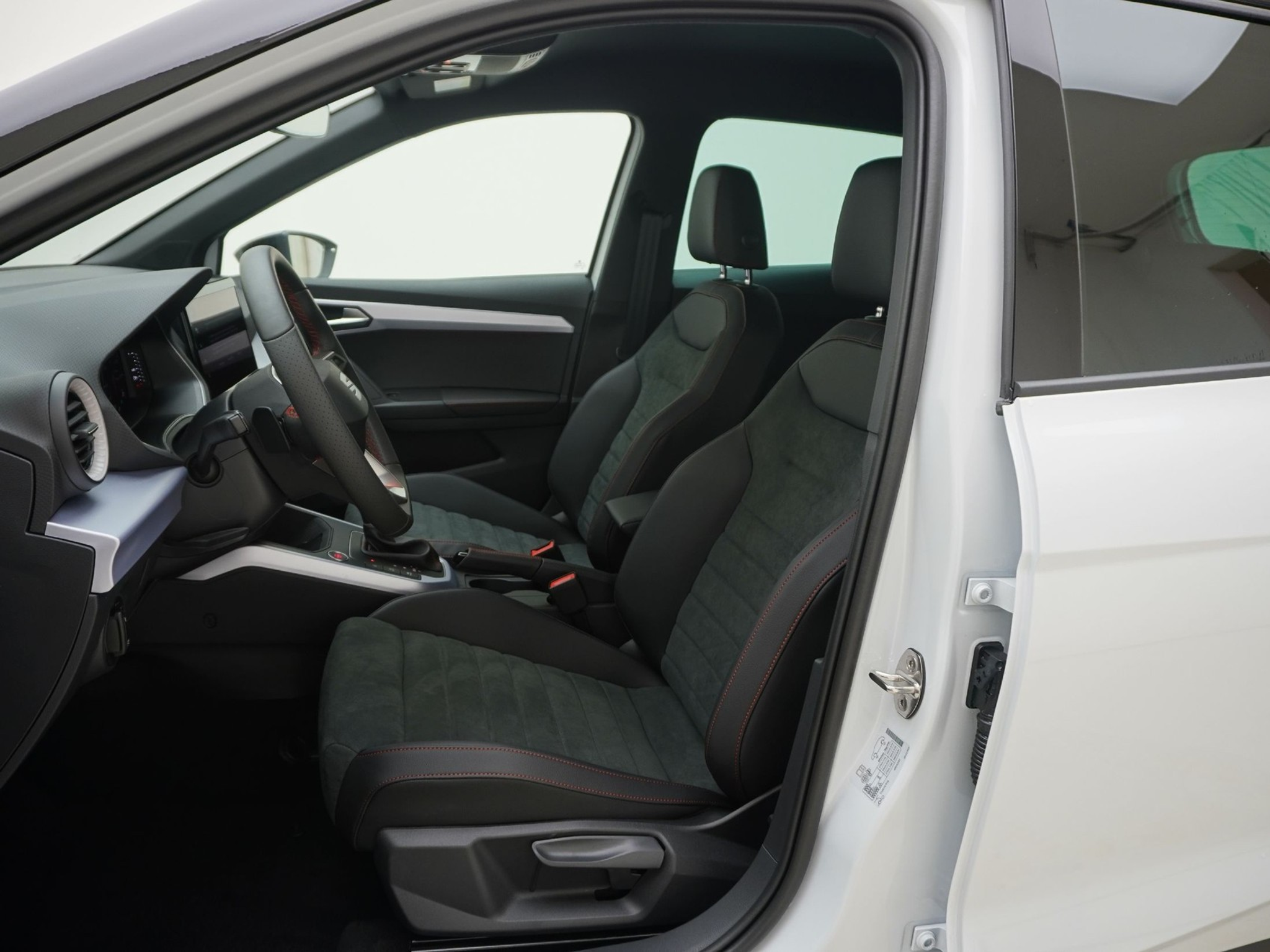 listing desktop thumbnail image 11