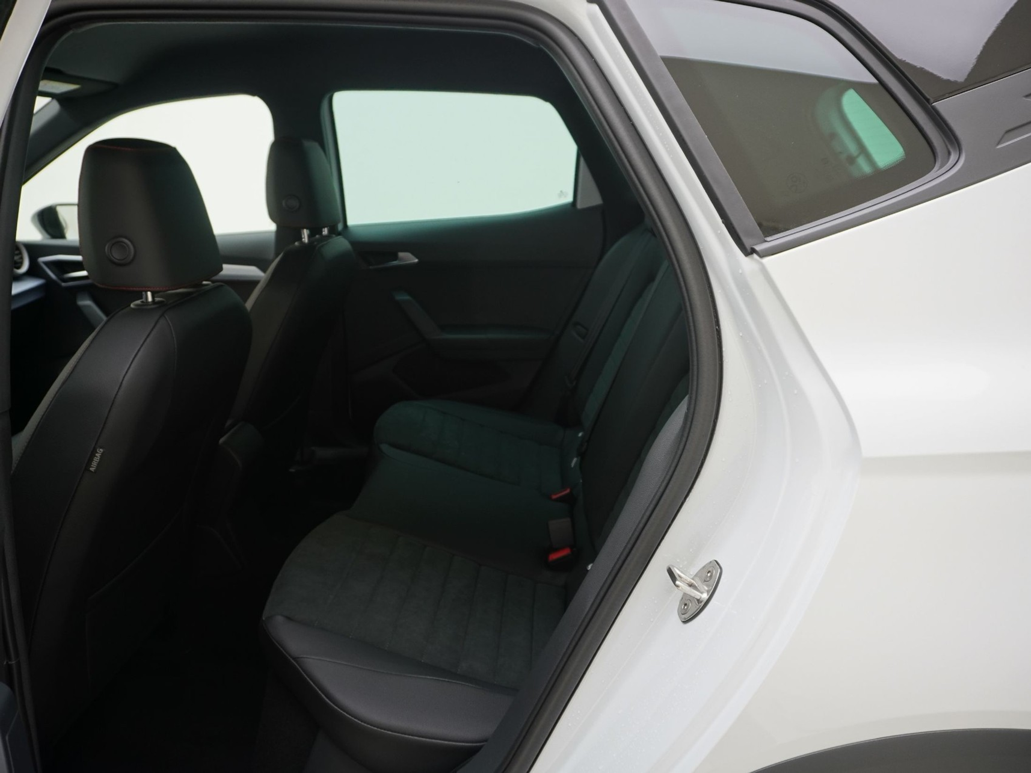 listing desktop thumbnail image 12