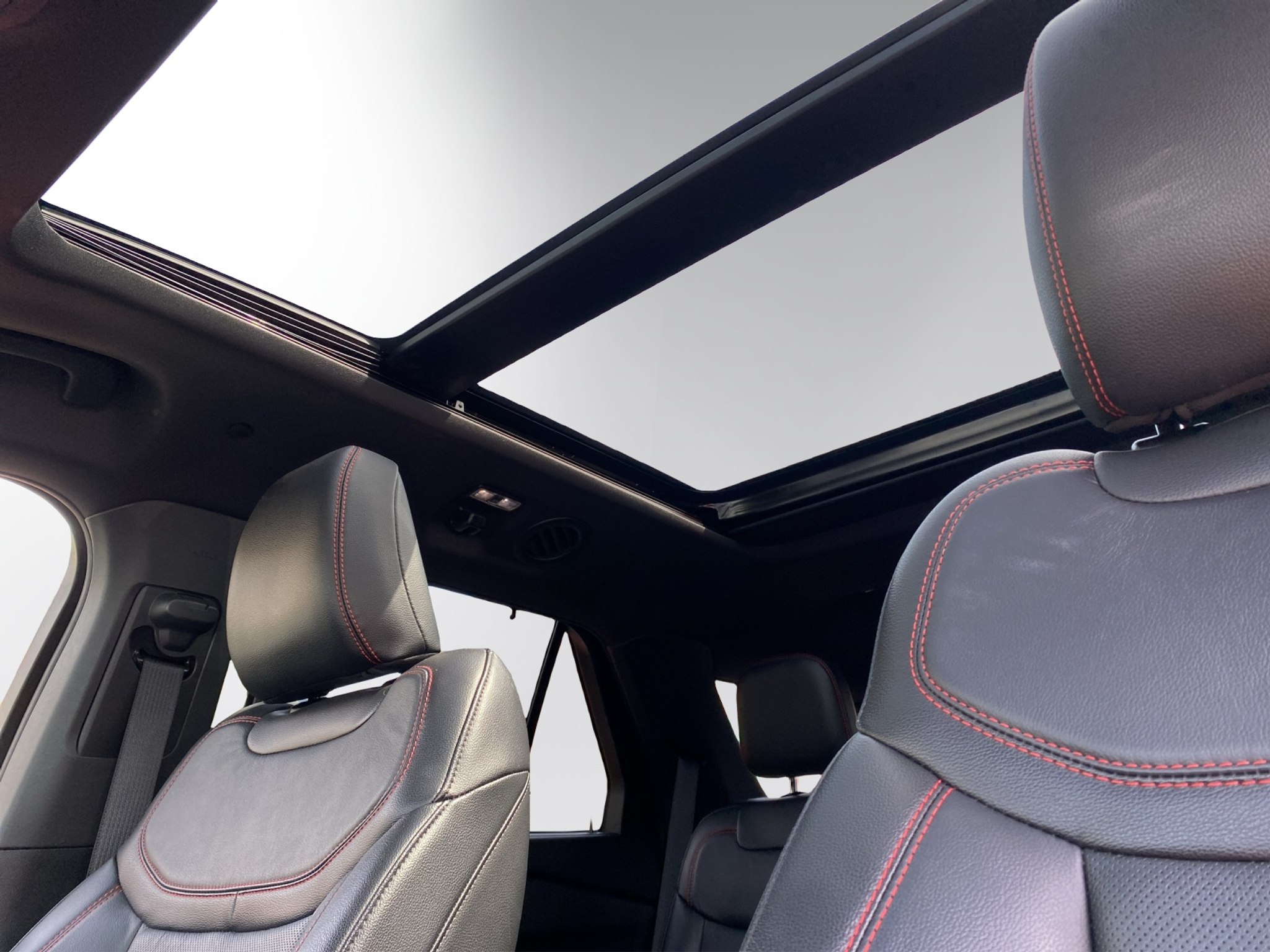 listing desktop thumbnail image 11