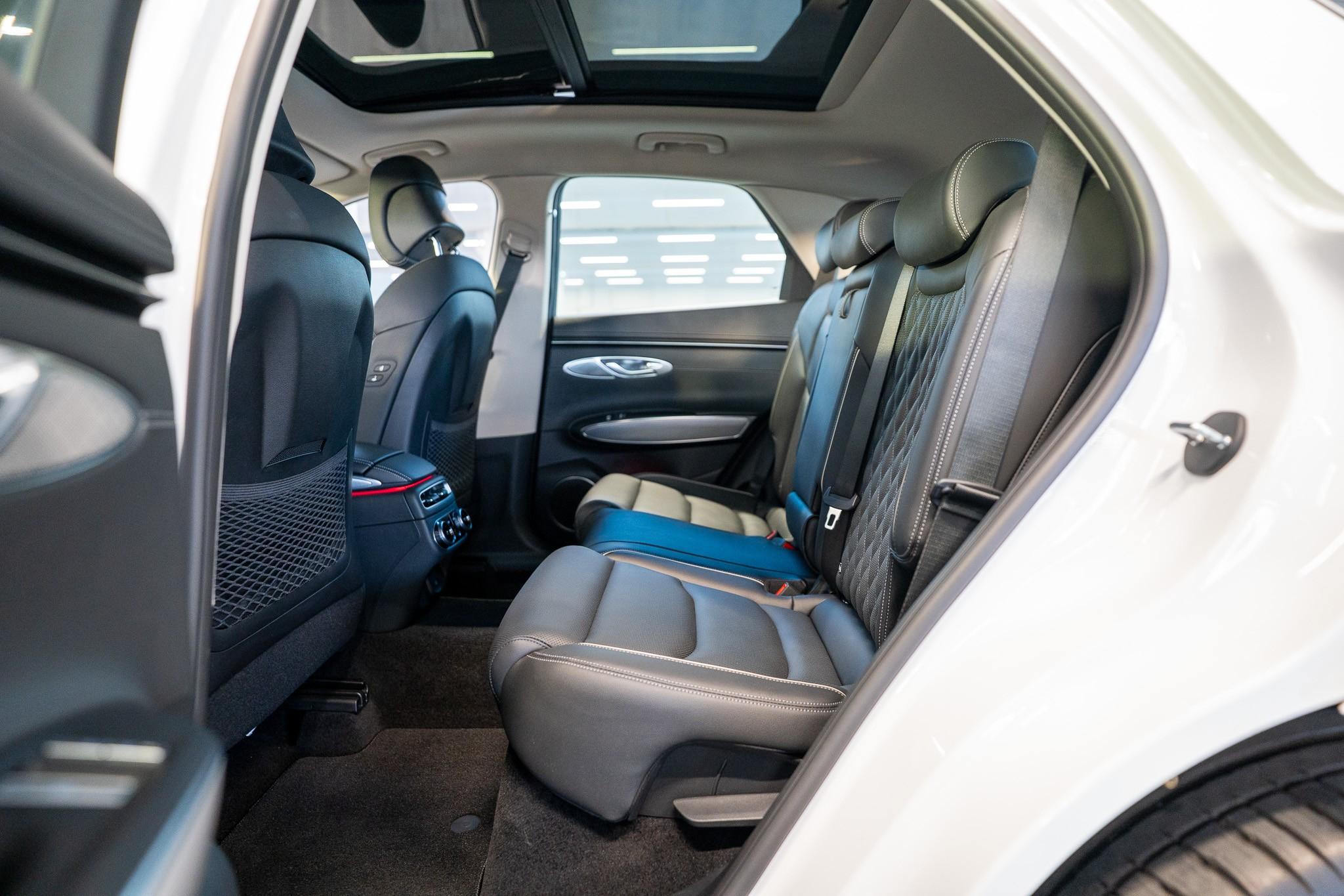 listing desktop thumbnail image 12