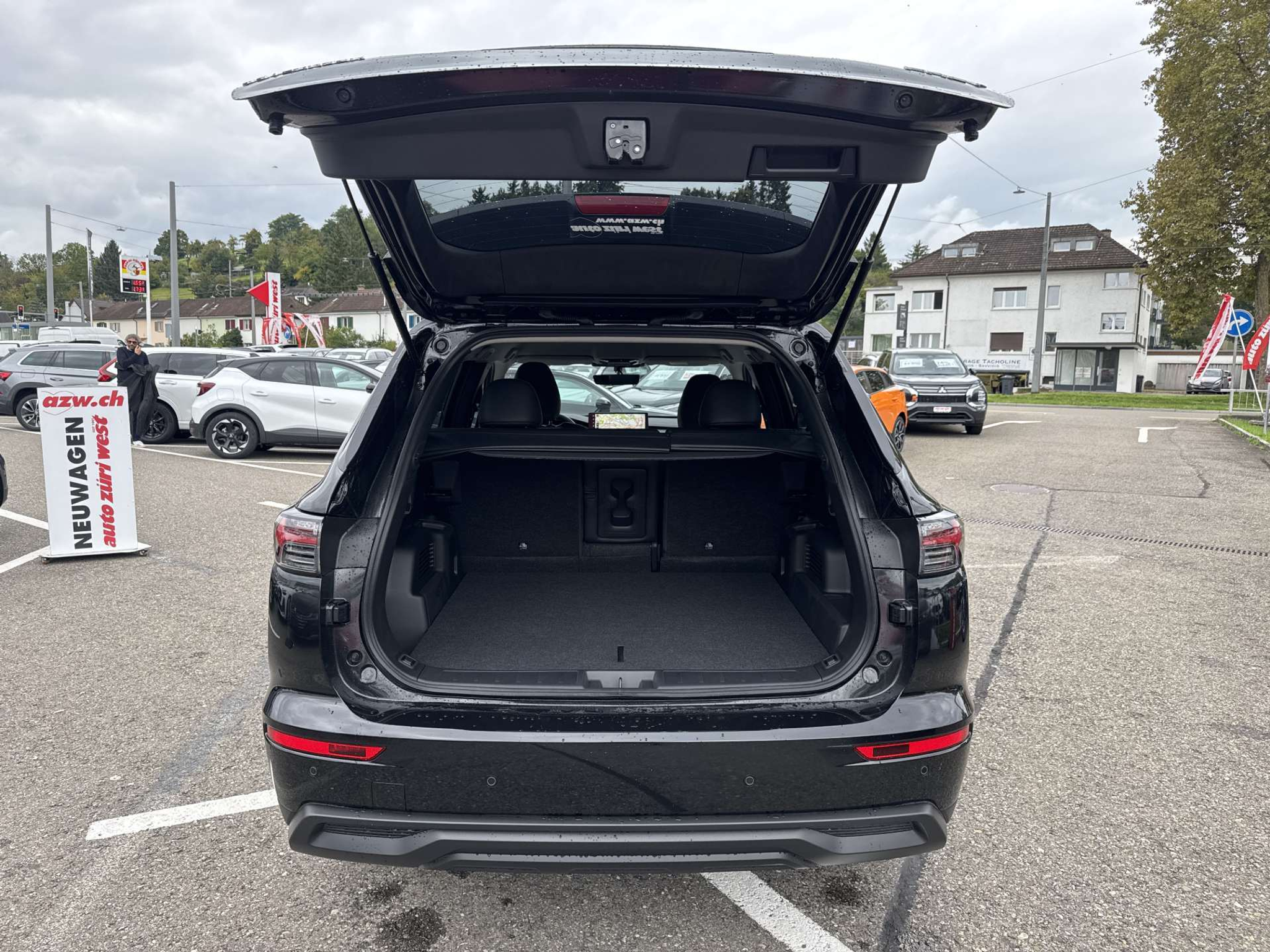 listing desktop thumbnail image 6