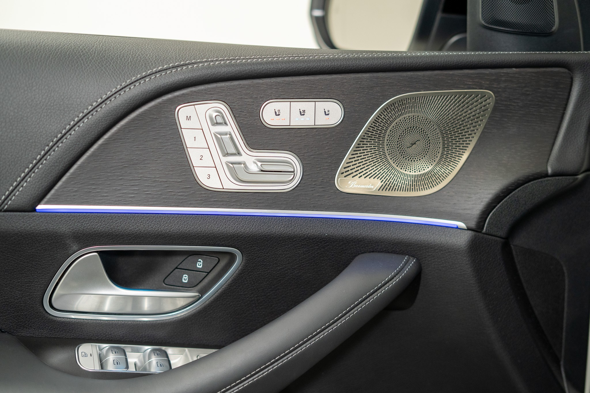 listing desktop thumbnail image 11