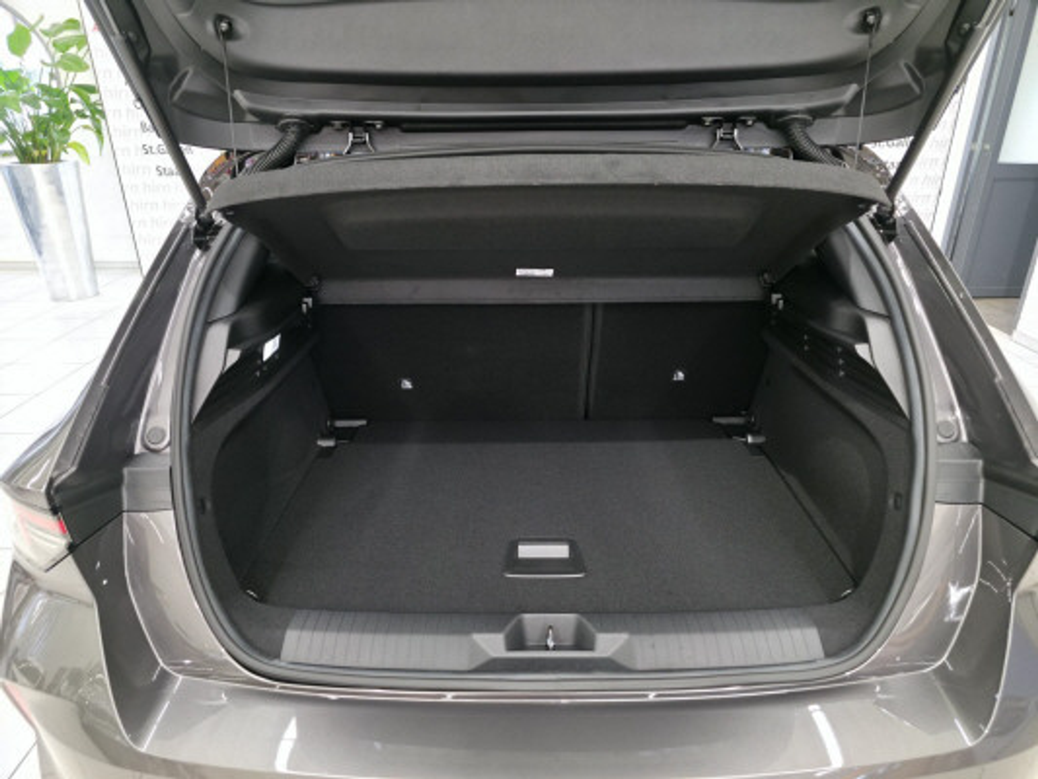 listing desktop thumbnail image 7