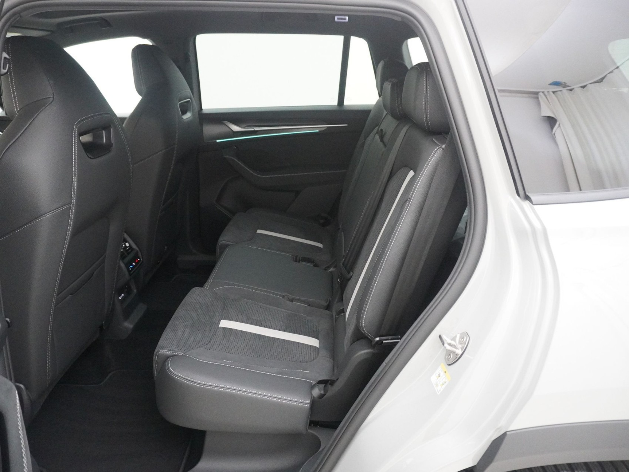 listing desktop thumbnail image 14