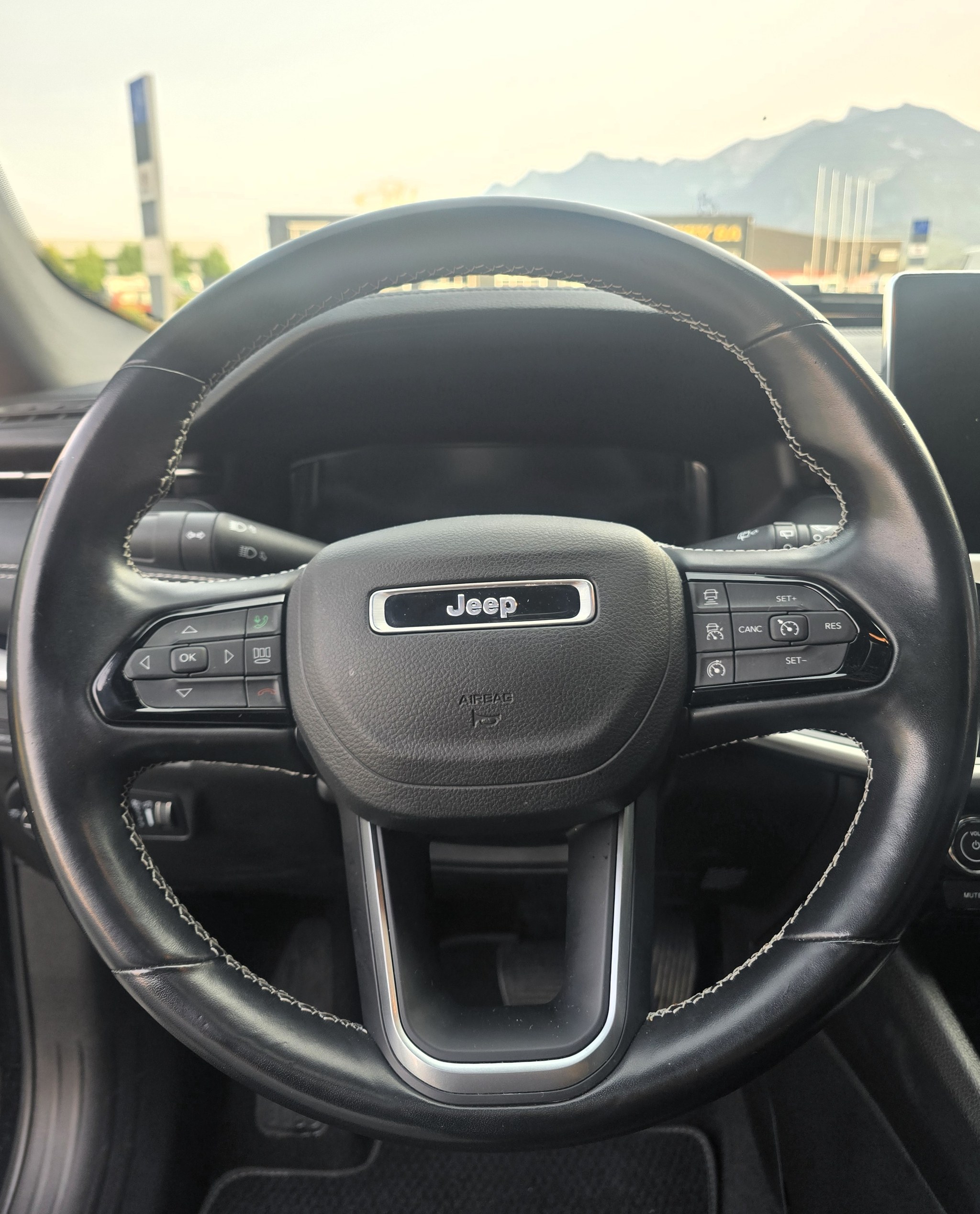 listing desktop thumbnail image 11