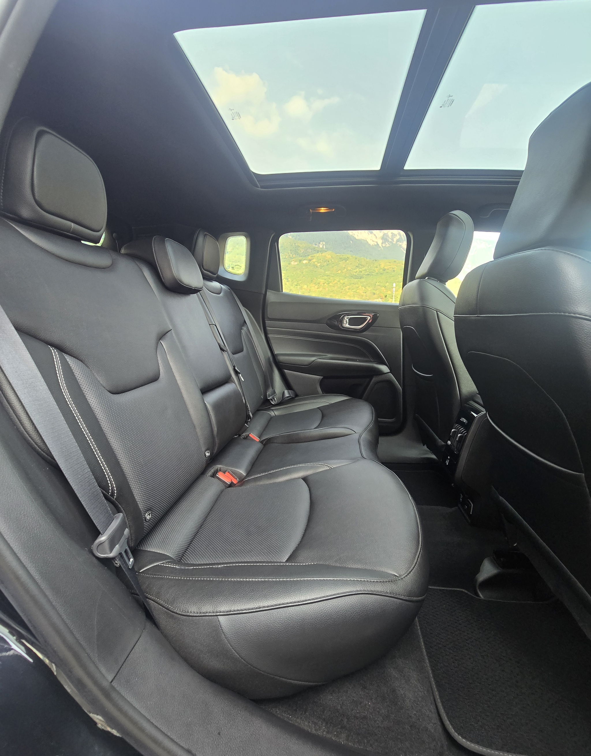 listing desktop thumbnail image 15