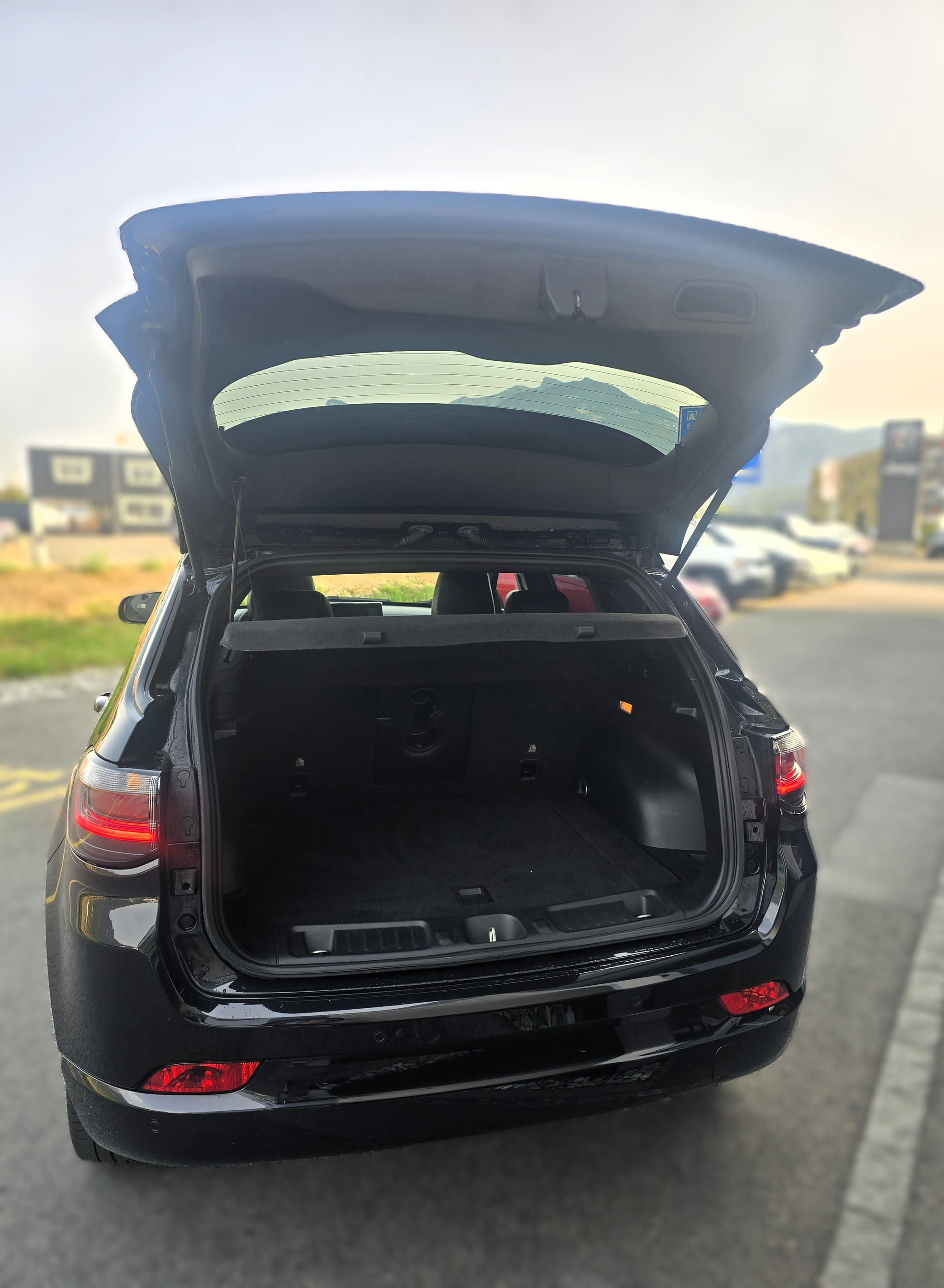 listing desktop thumbnail image 19