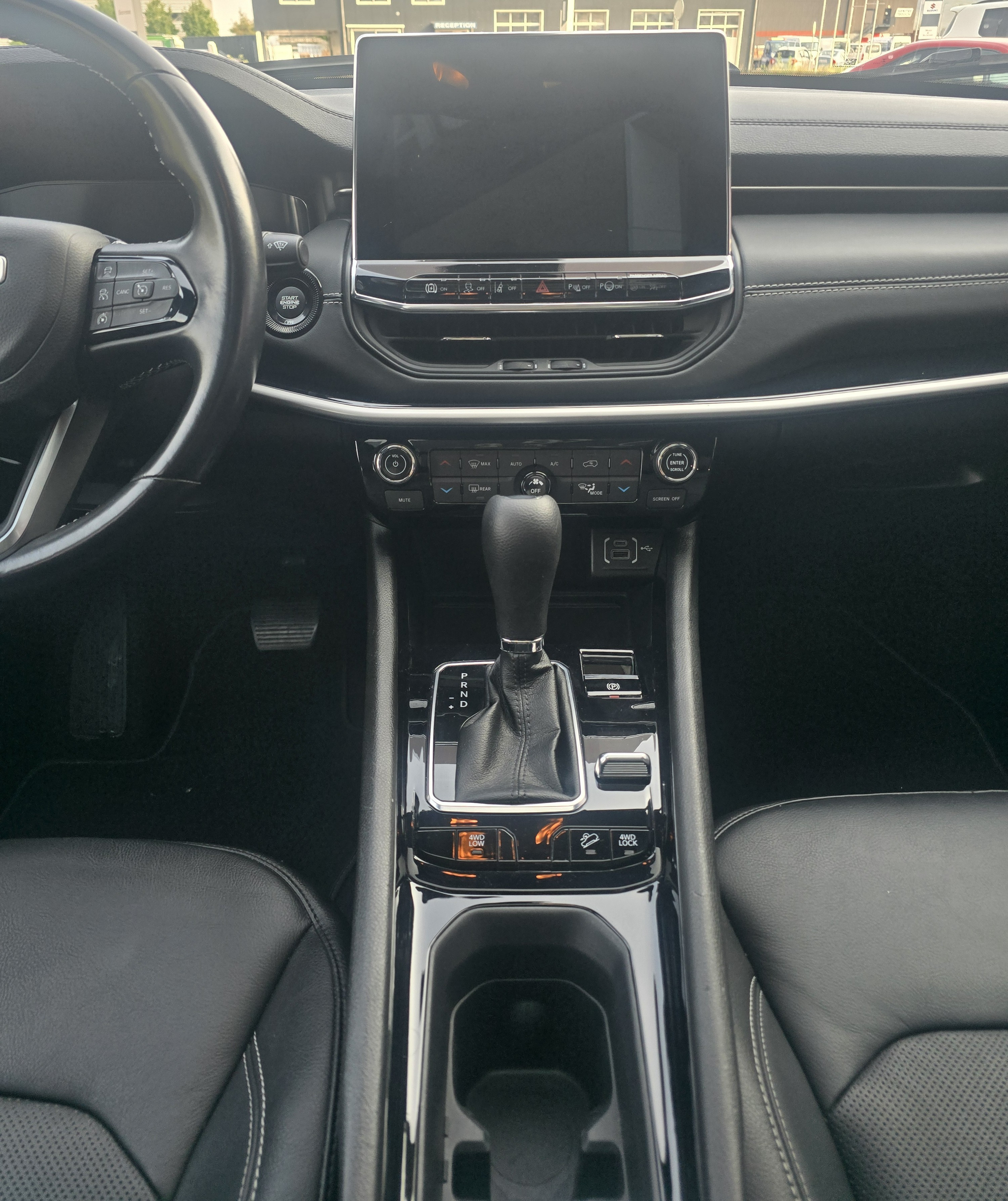 listing desktop thumbnail image 9