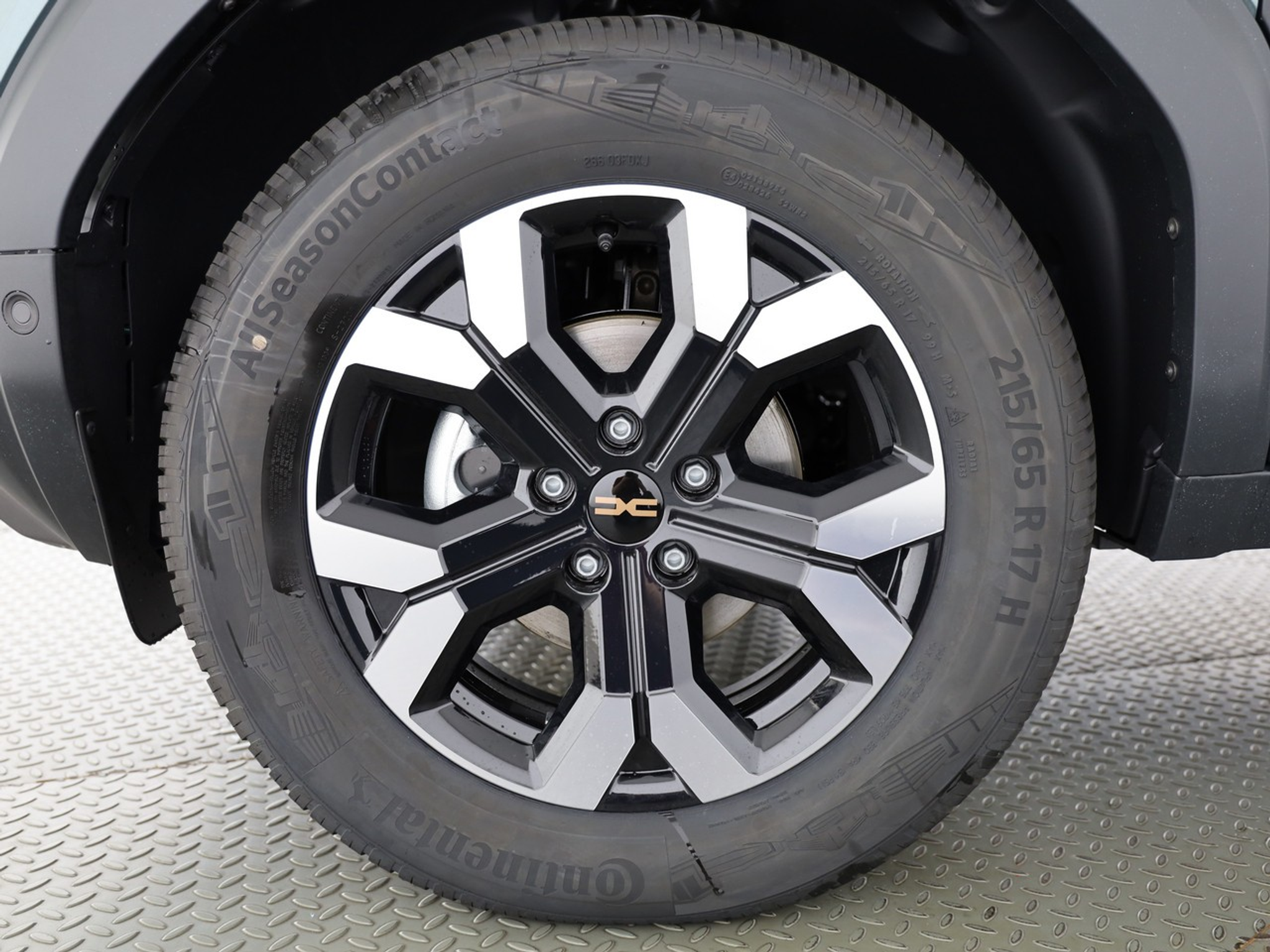 listing desktop thumbnail image 3