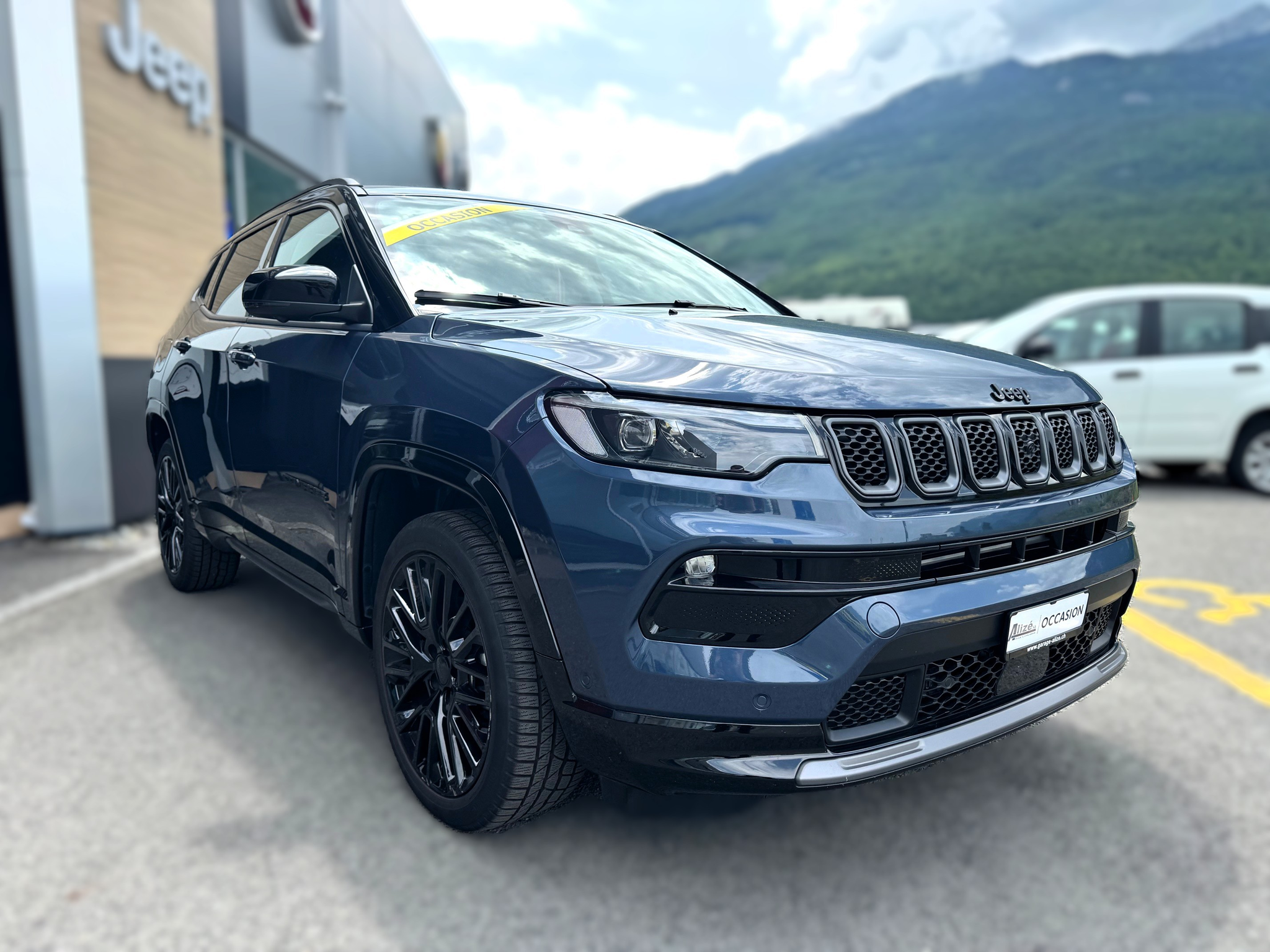 listing desktop thumbnail image 6