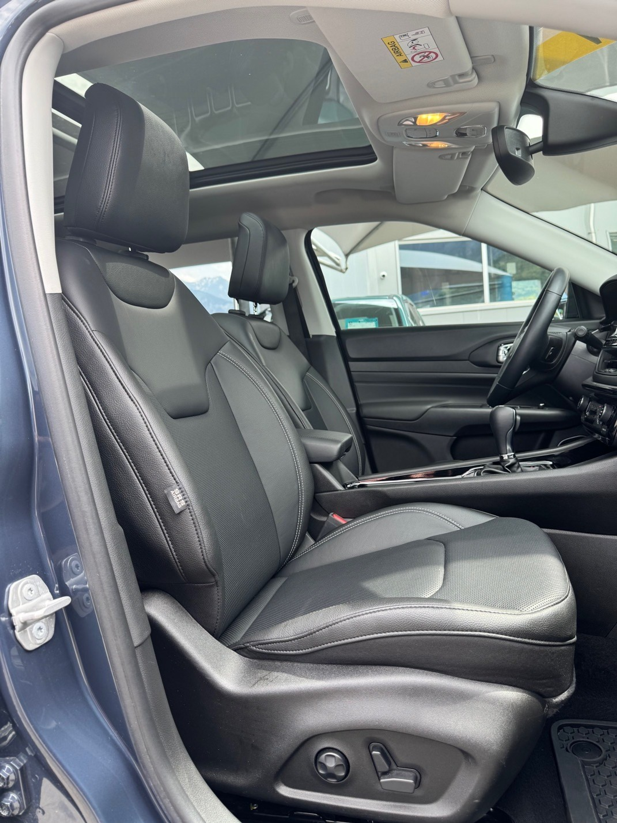 listing desktop thumbnail image 16