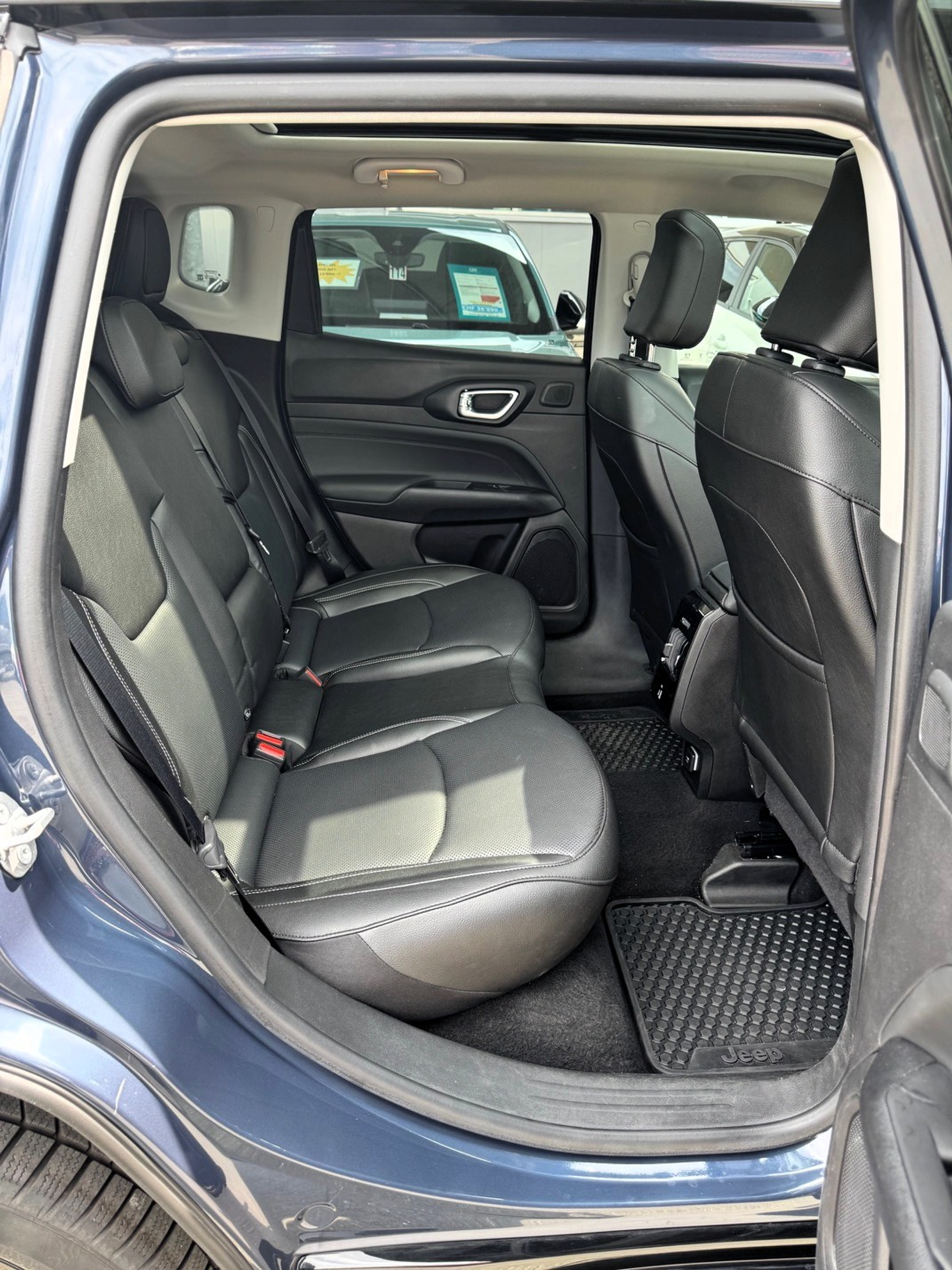 listing desktop thumbnail image 17