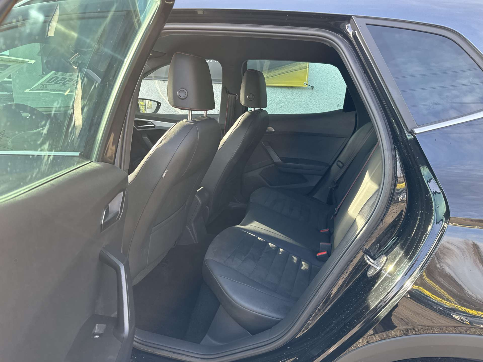 listing desktop thumbnail image 7