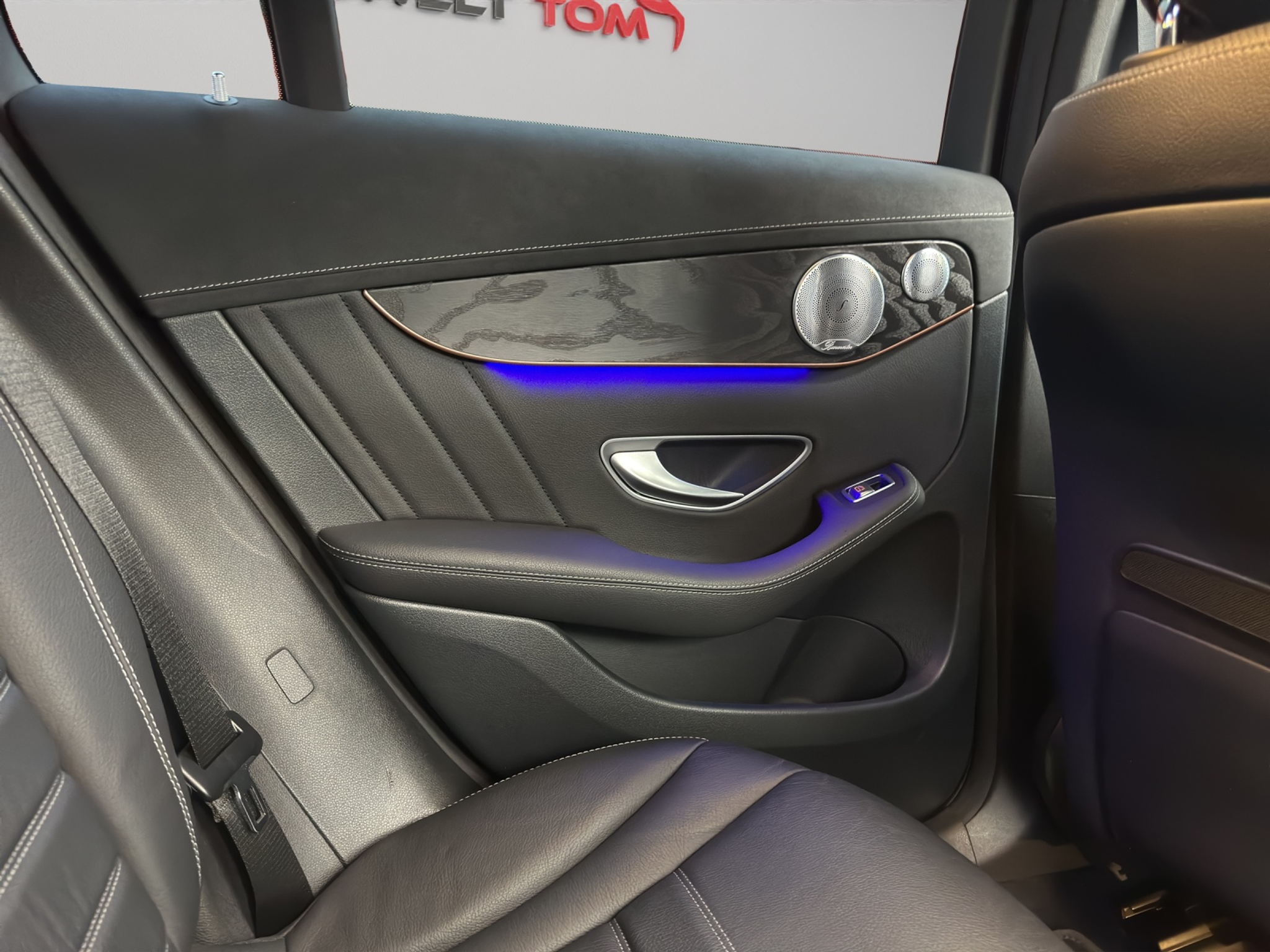 listing desktop thumbnail image 13