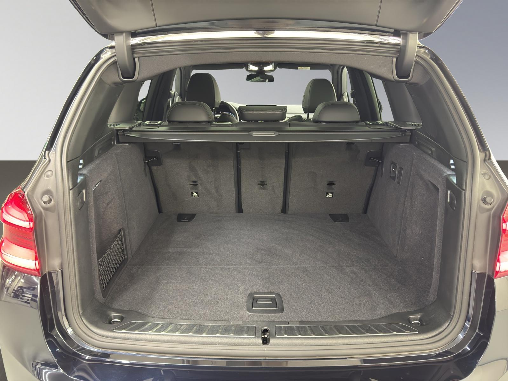 listing desktop thumbnail image 9