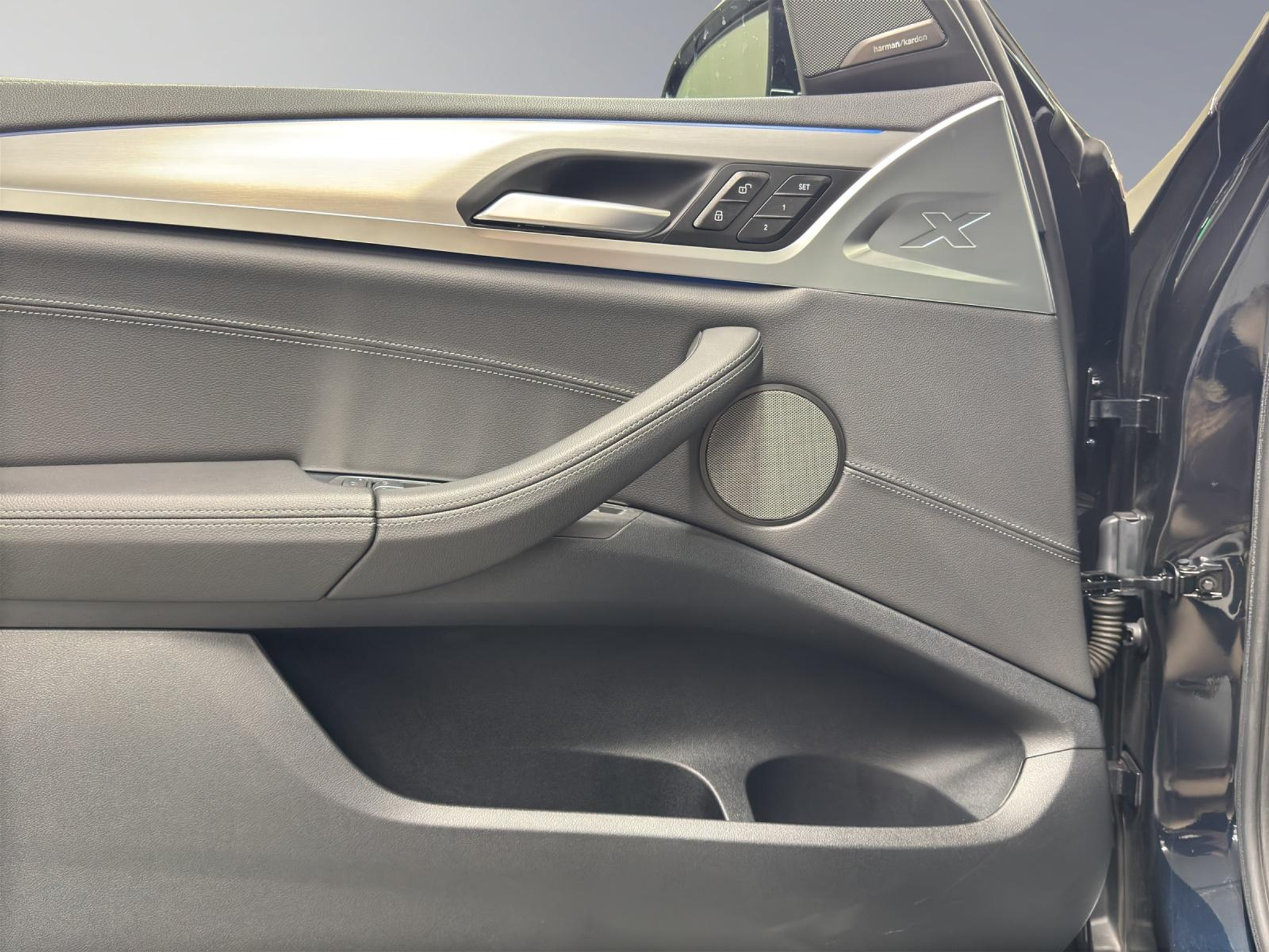 listing desktop thumbnail image 12