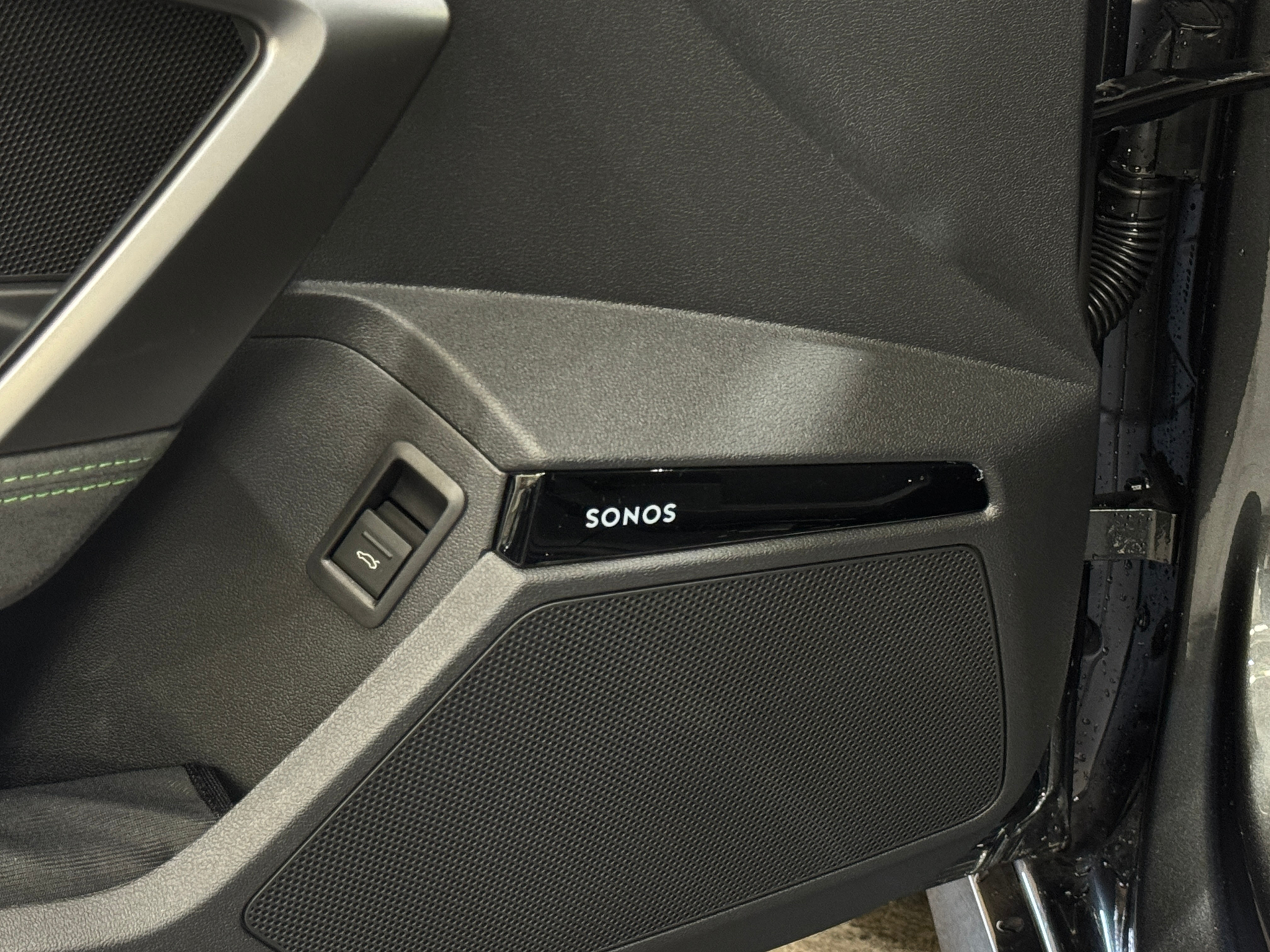 listing desktop thumbnail image 19