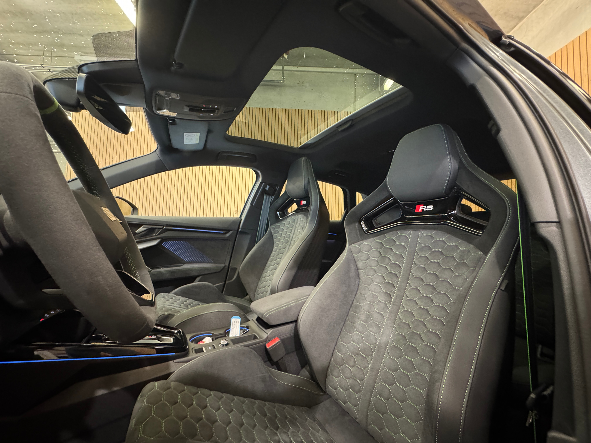 listing desktop thumbnail image 28