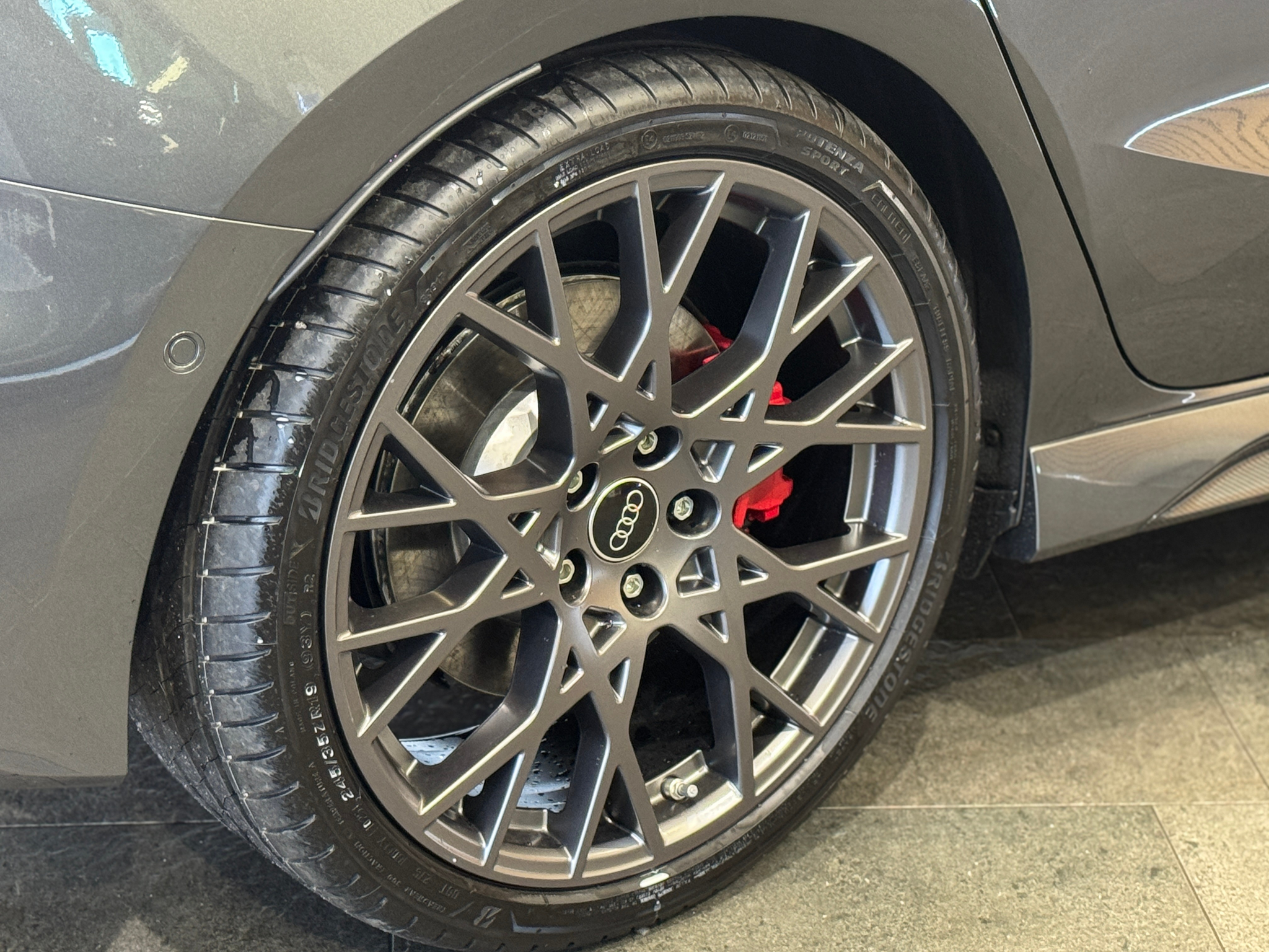 listing desktop thumbnail image 6