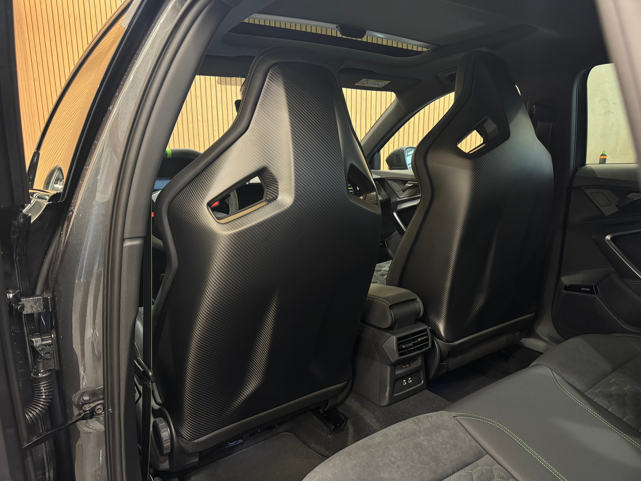 listing desktop thumbnail image 15