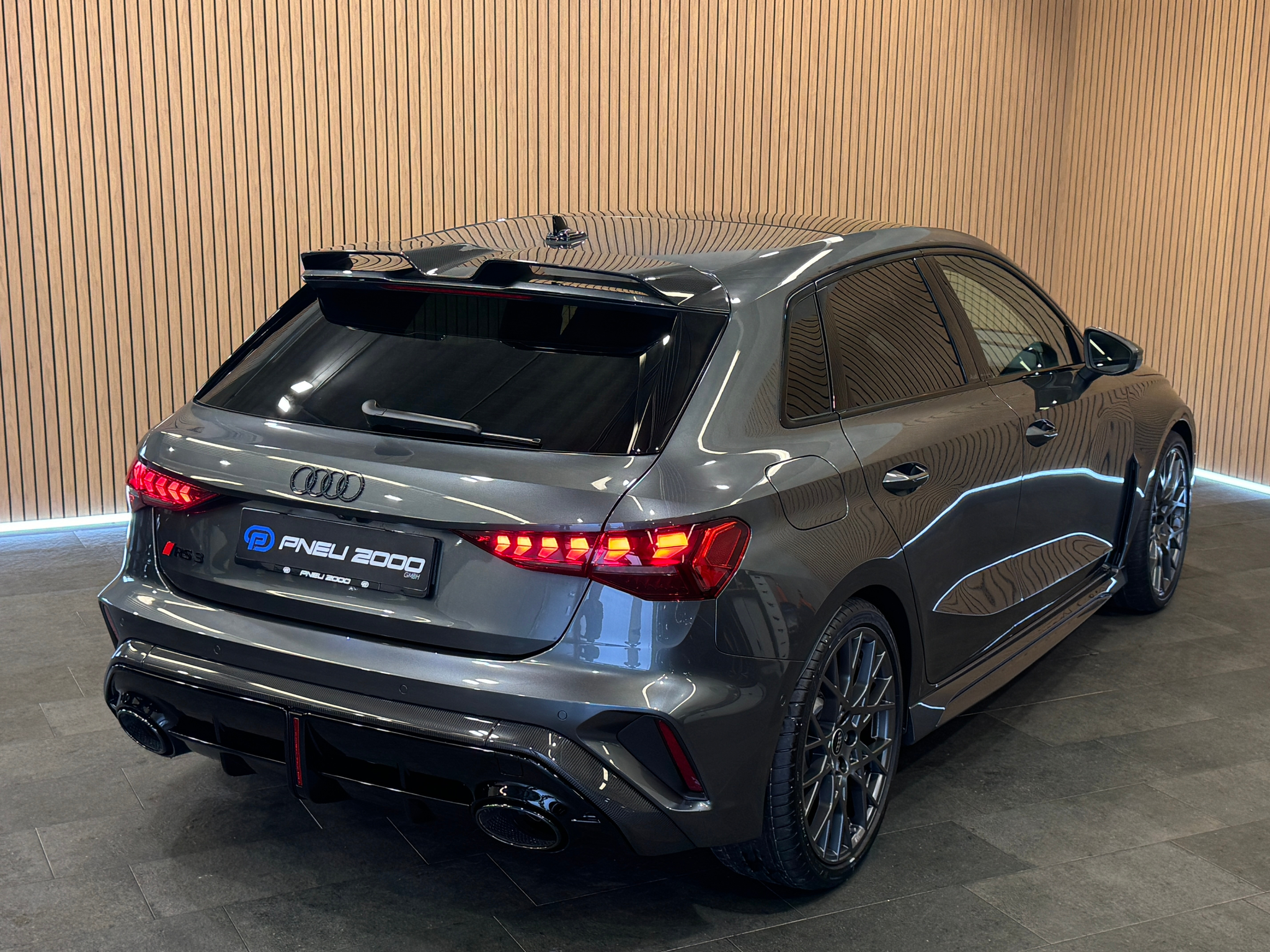 listing desktop thumbnail image 4