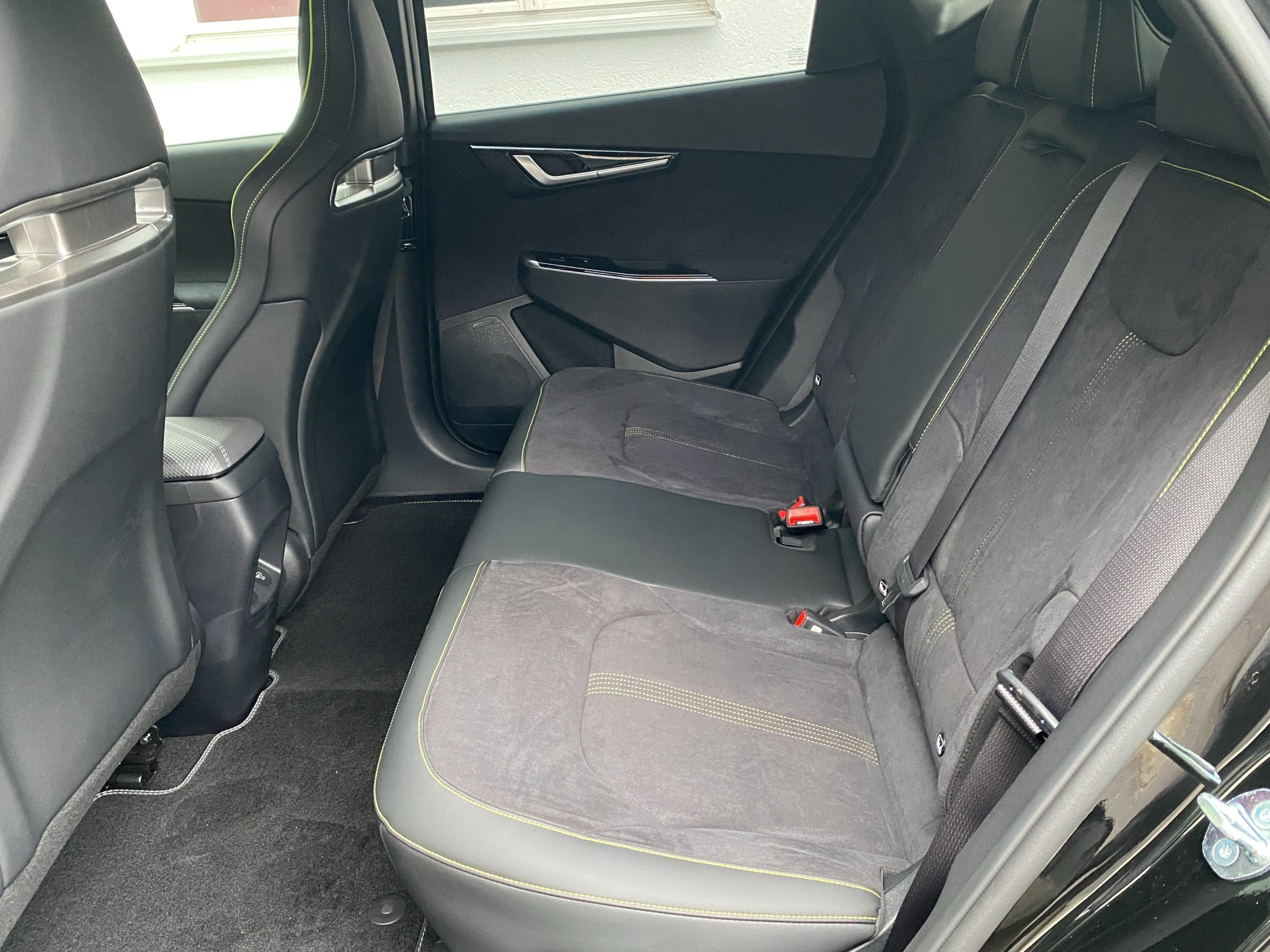 listing desktop thumbnail image 11