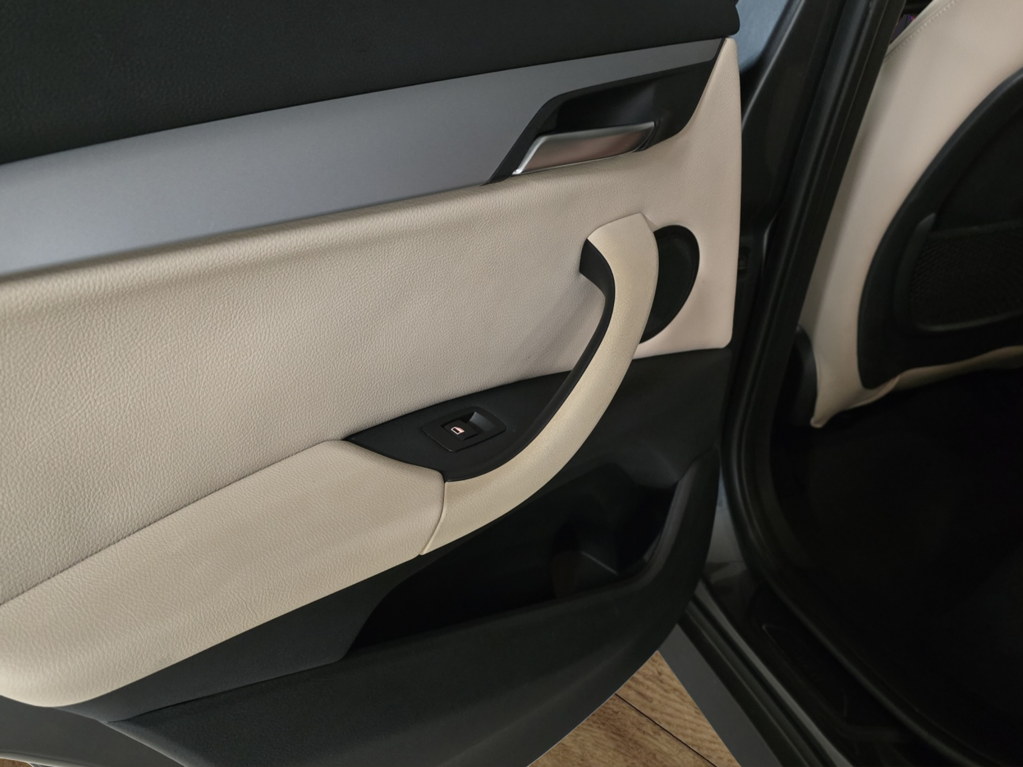 listing desktop thumbnail image 21