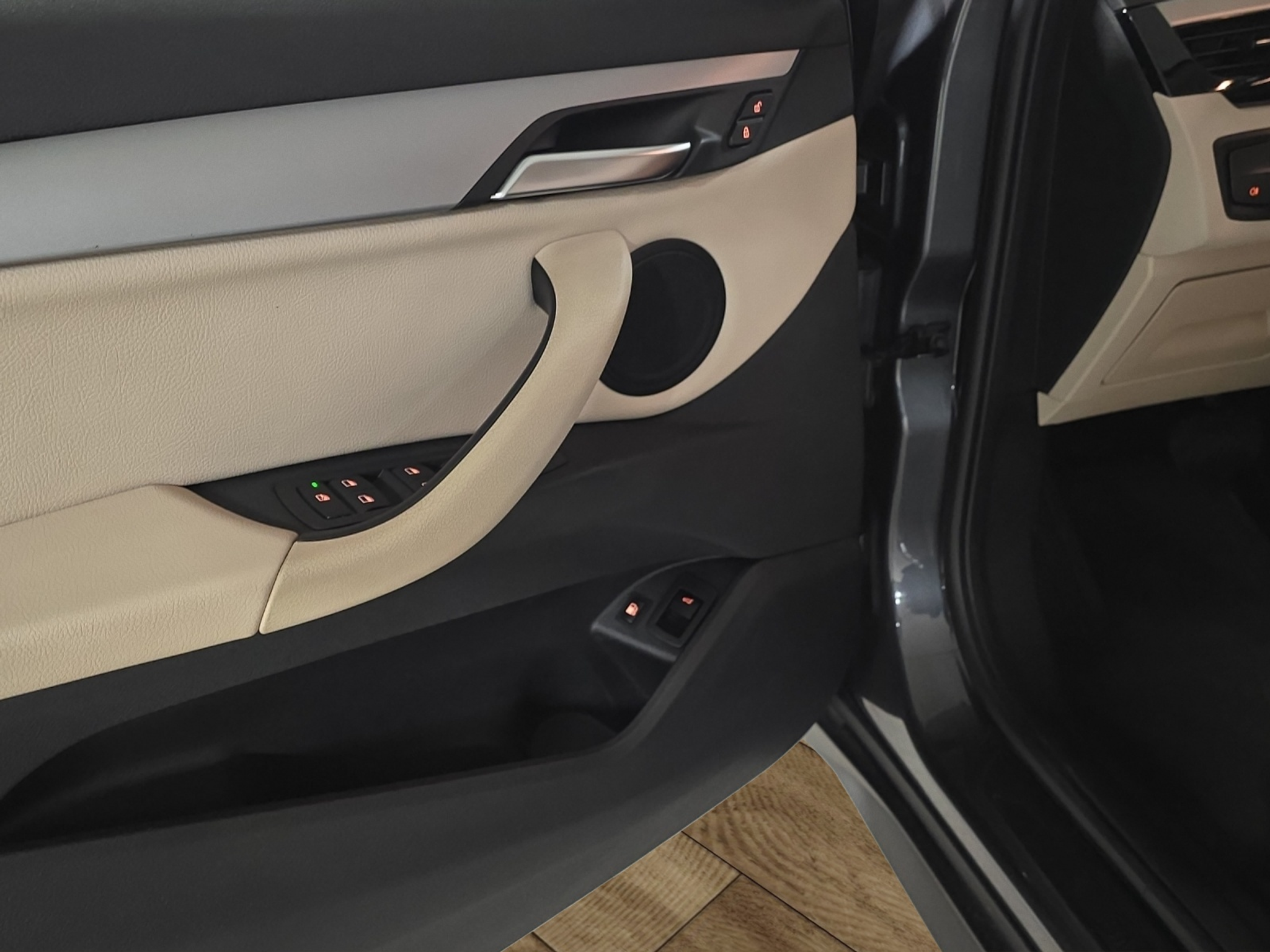 listing desktop thumbnail image 19