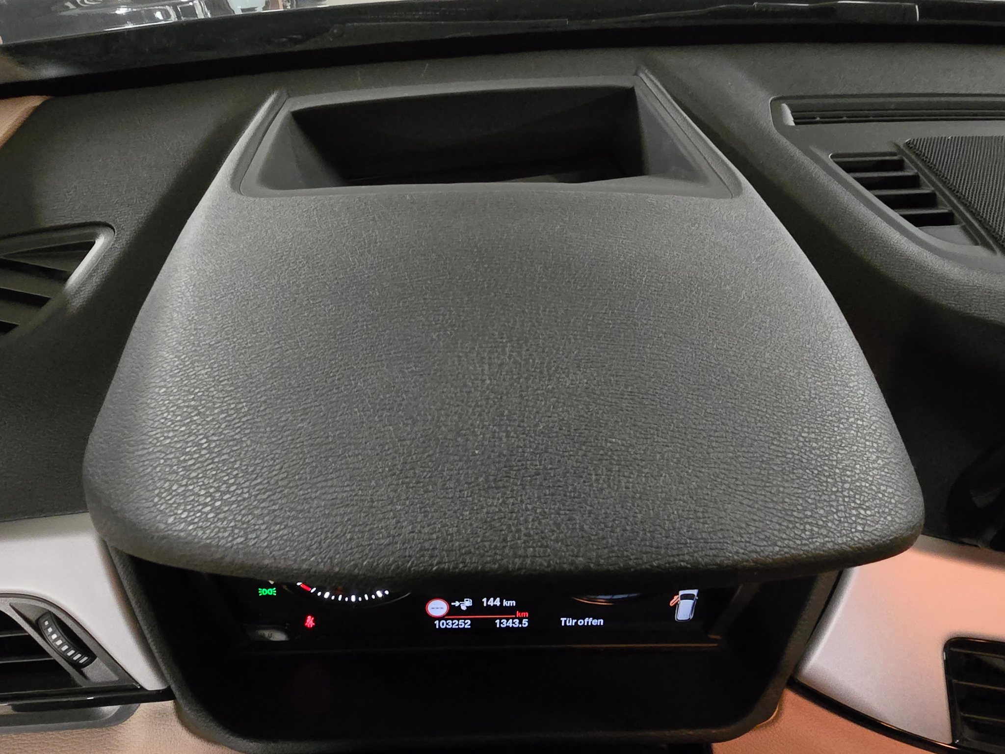 listing desktop thumbnail image 11