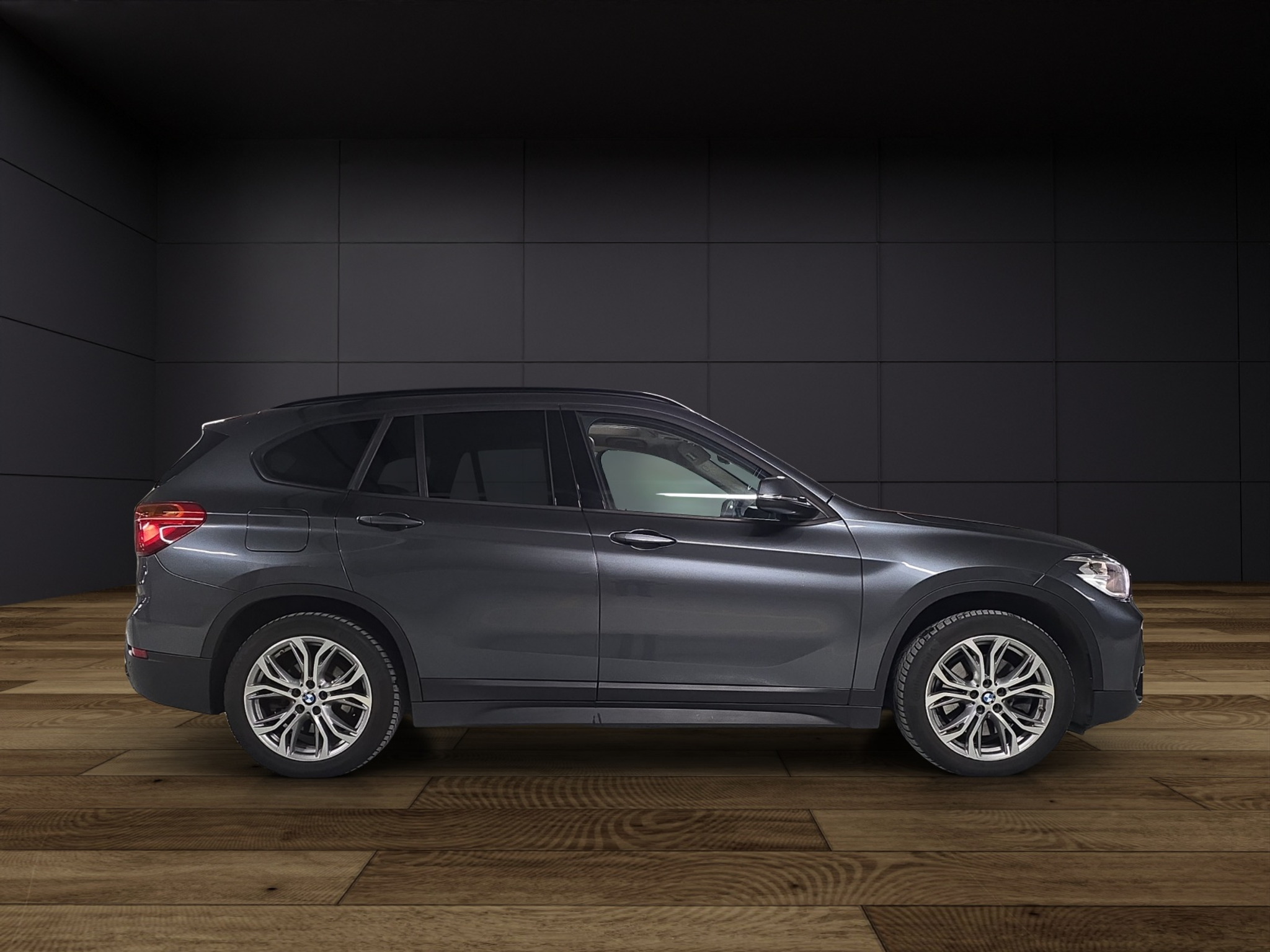 listing desktop thumbnail image 4