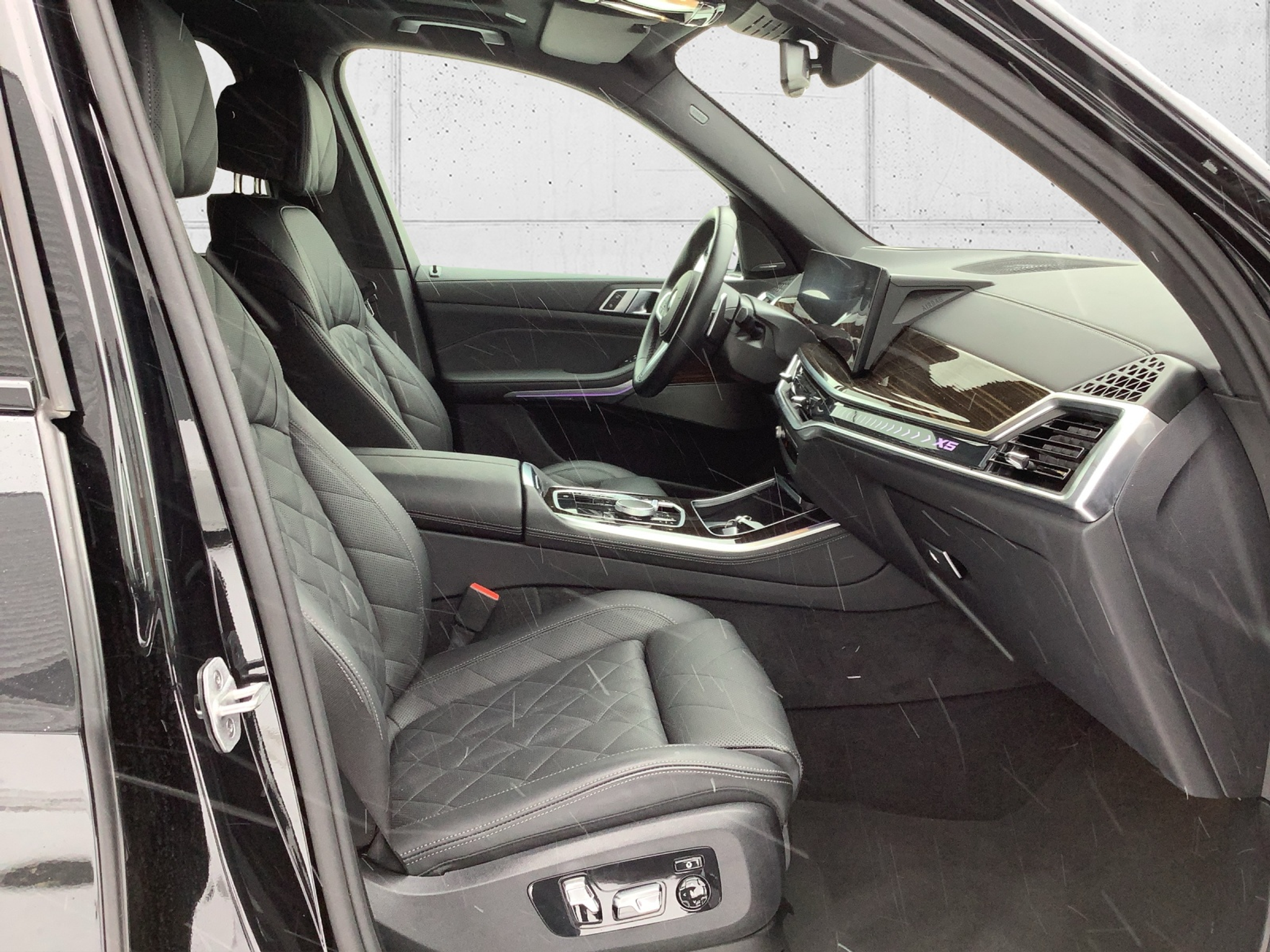 listing desktop thumbnail image 17