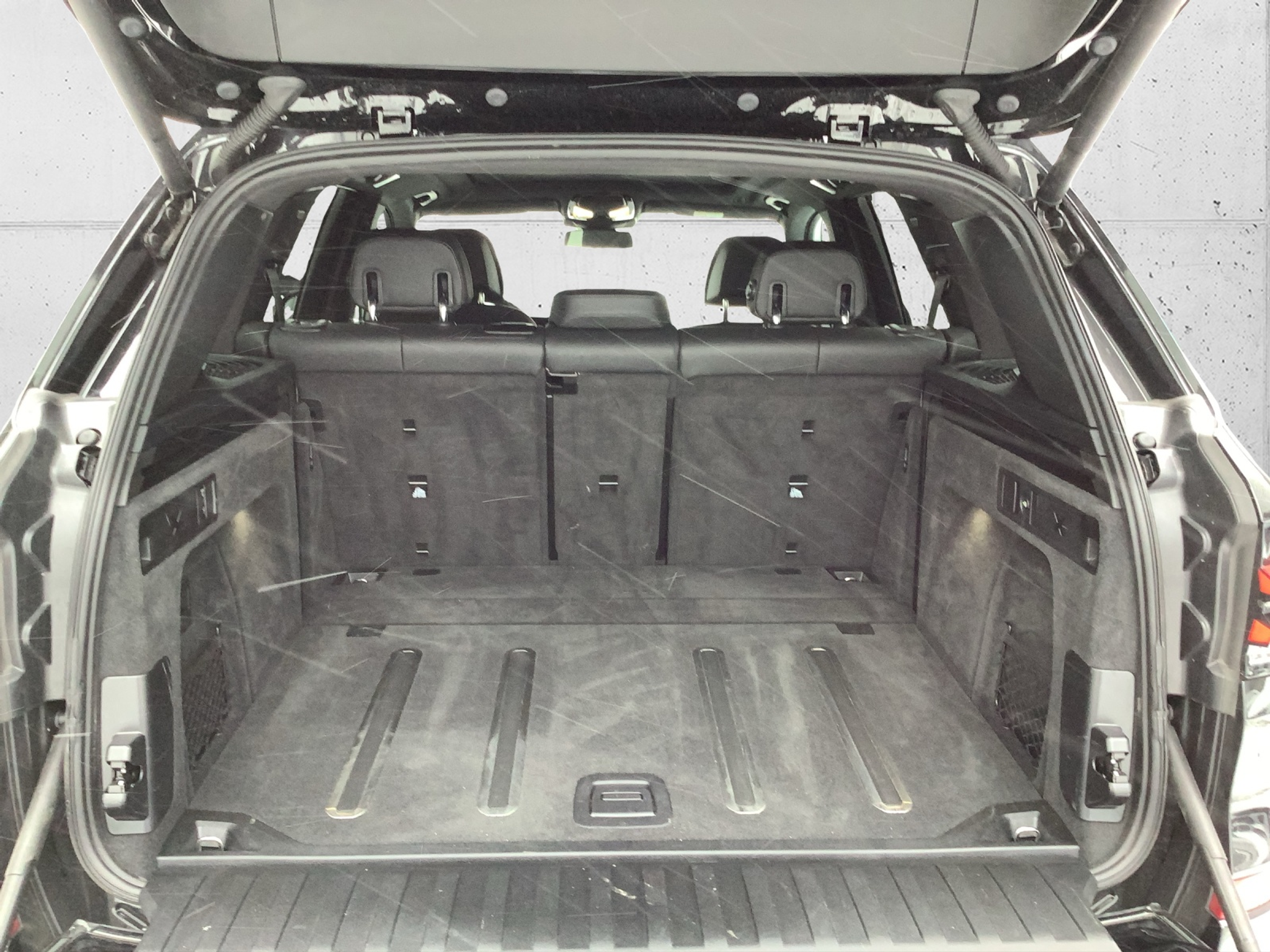 listing desktop thumbnail image 8