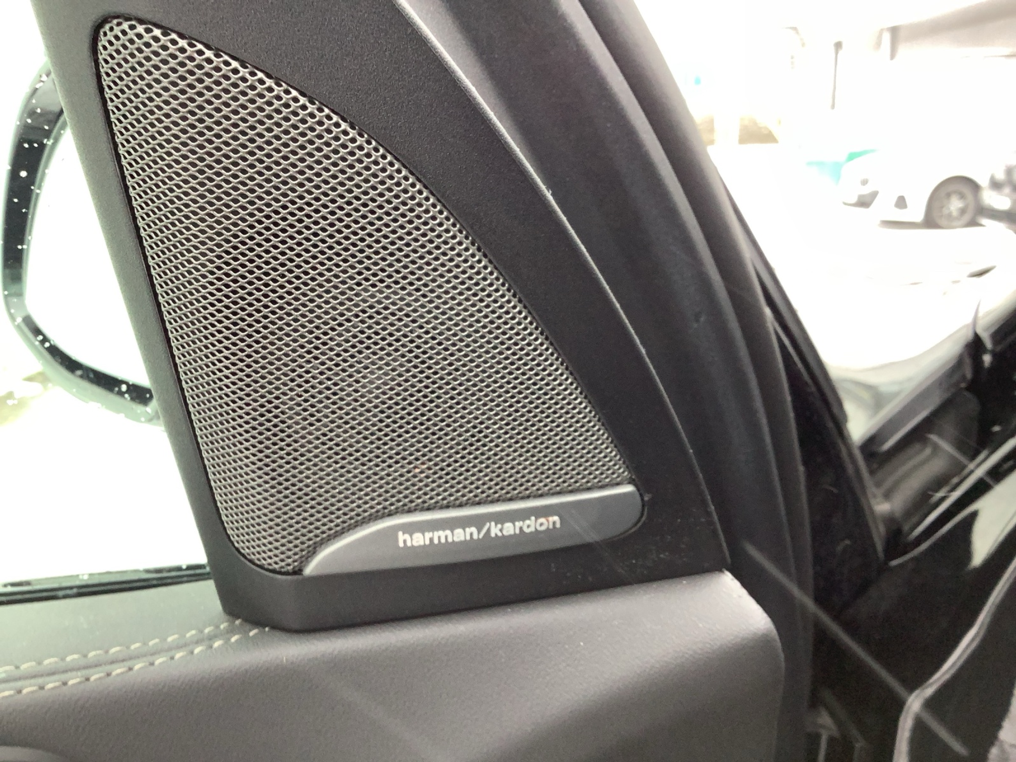 listing desktop thumbnail image 19