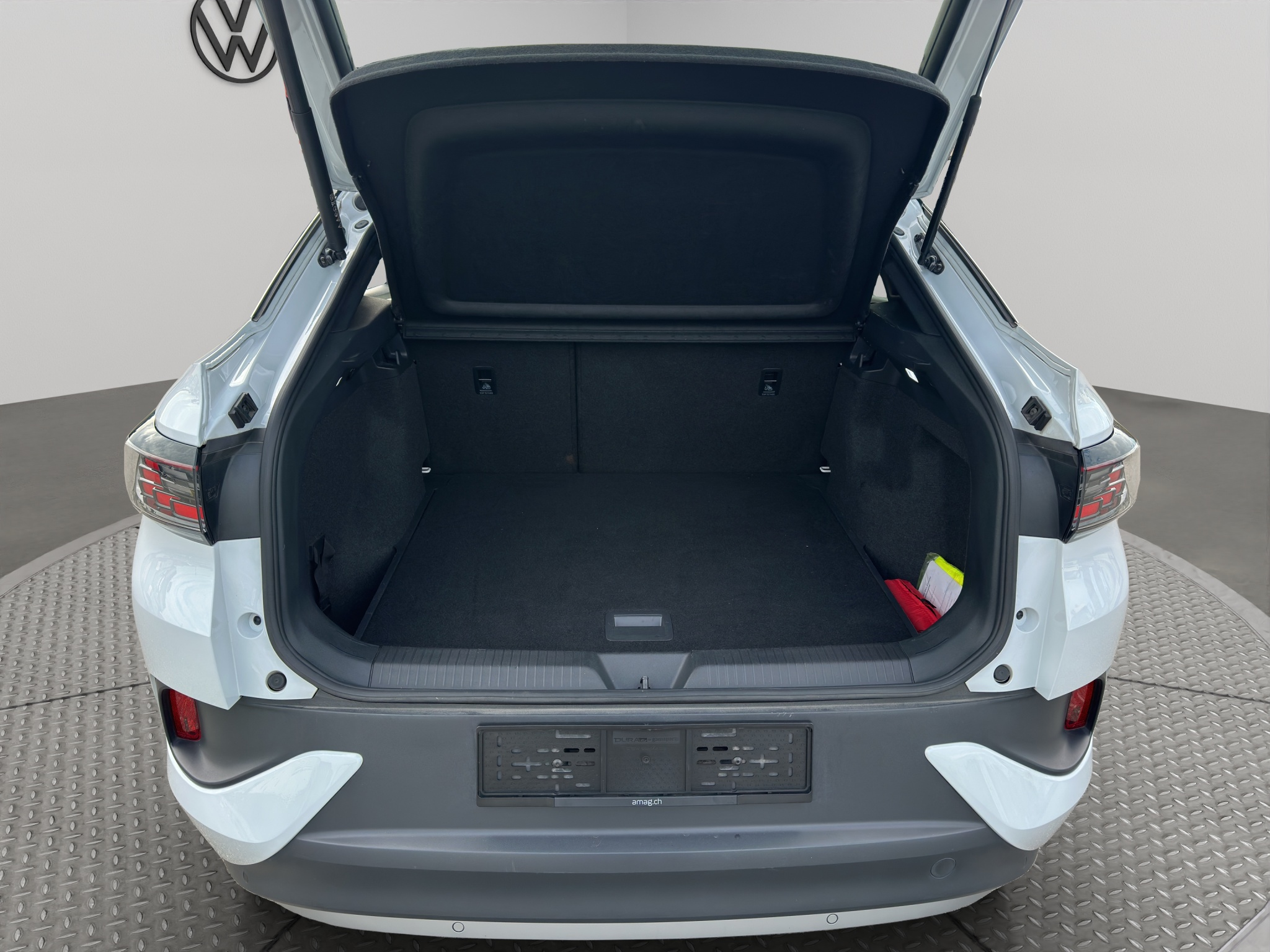 listing desktop thumbnail image 14