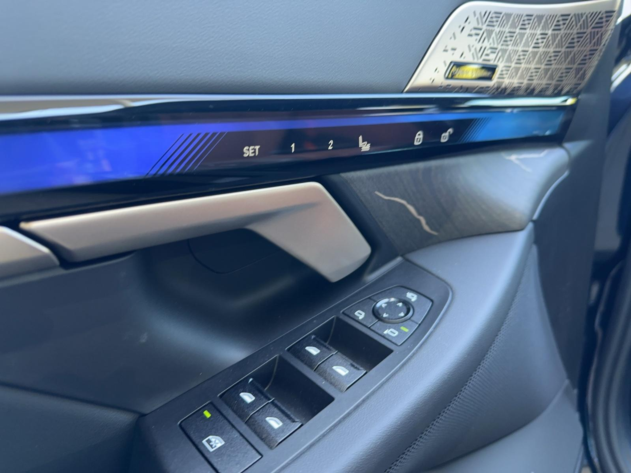 listing desktop thumbnail image 15