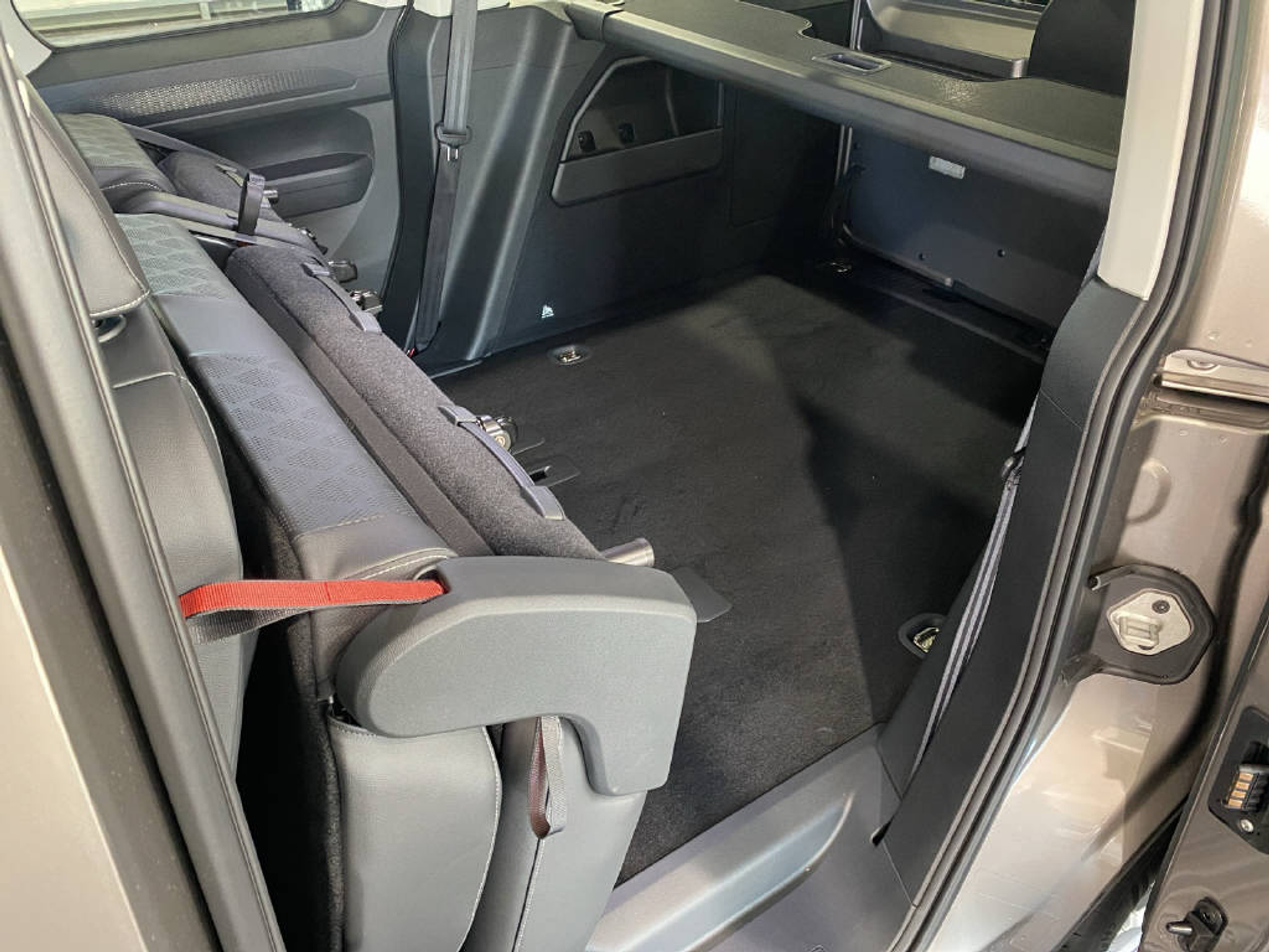 listing desktop thumbnail image 13