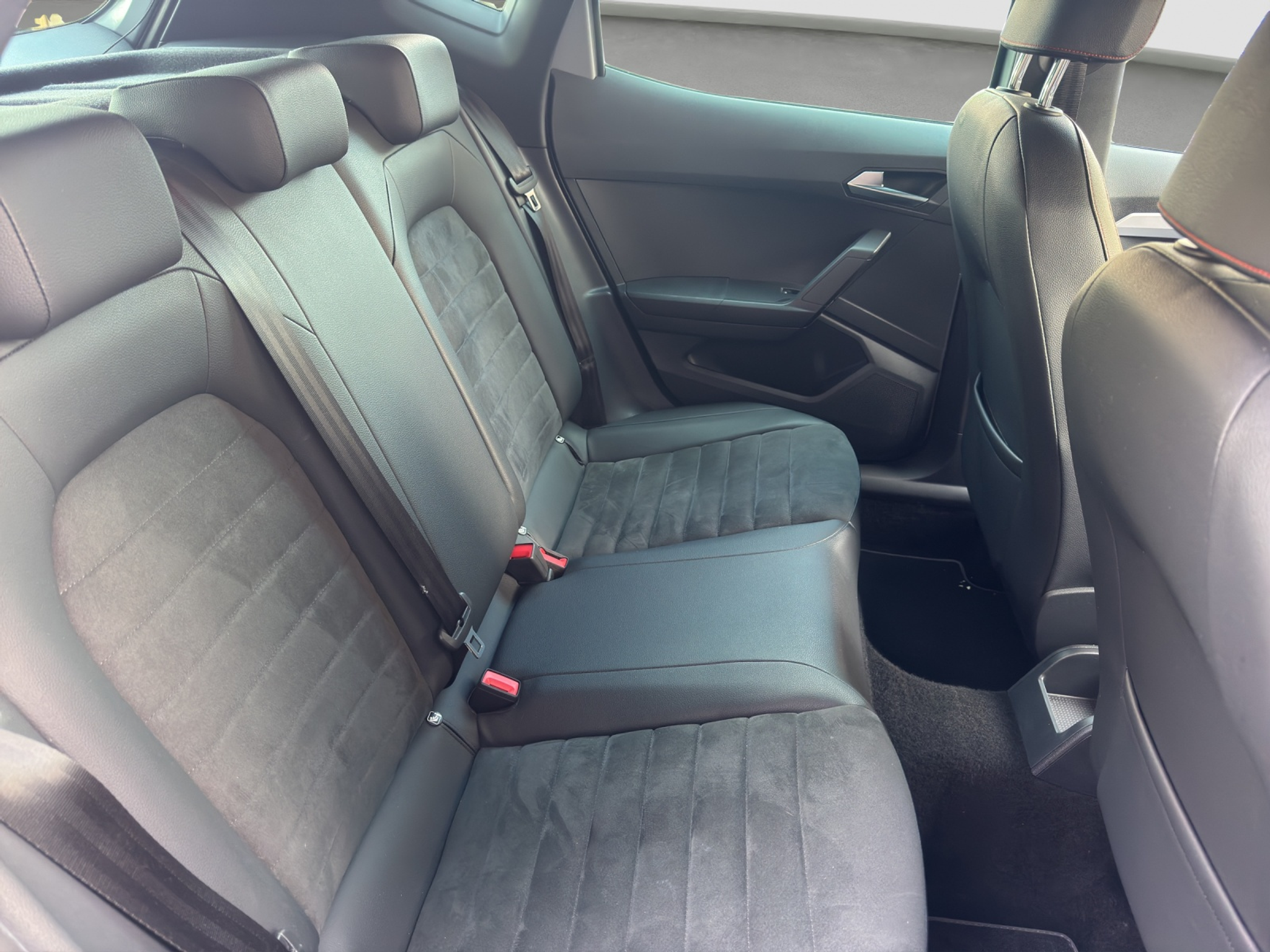 listing desktop thumbnail image 9