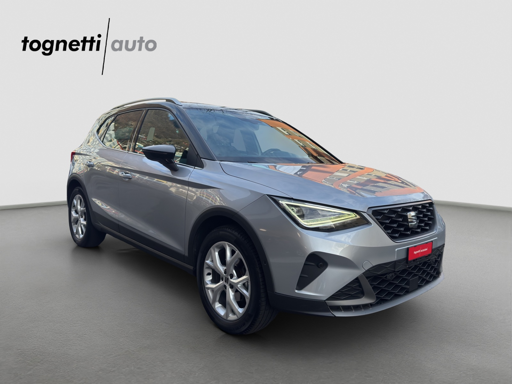 listing desktop thumbnail image 1