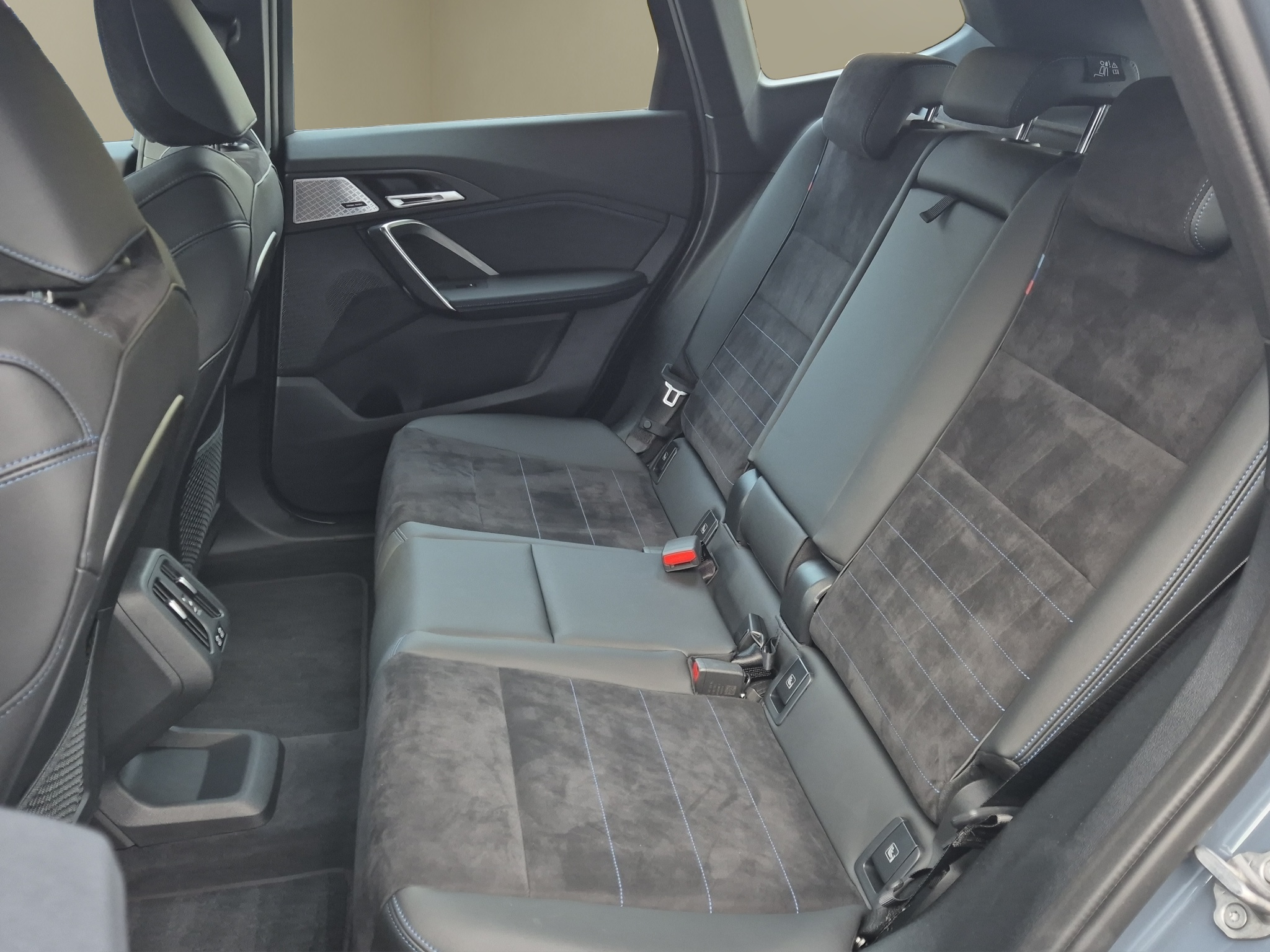 listing desktop thumbnail image 15