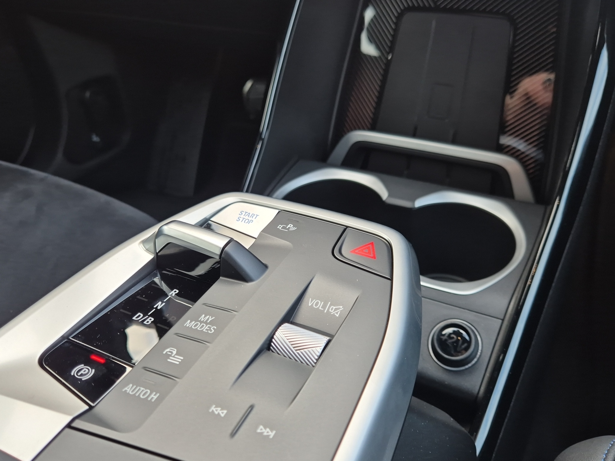 listing desktop thumbnail image 18